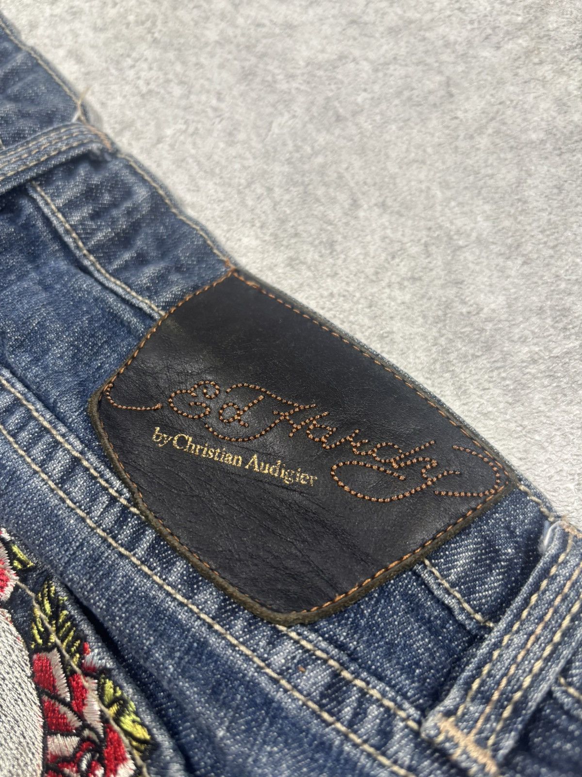Ed Hardy Ed Hardy Low Rise Y2K Skull Roses Embroidered Denim Shorts Size 27" / US 4 / IT 40 - 5 Thumbnail