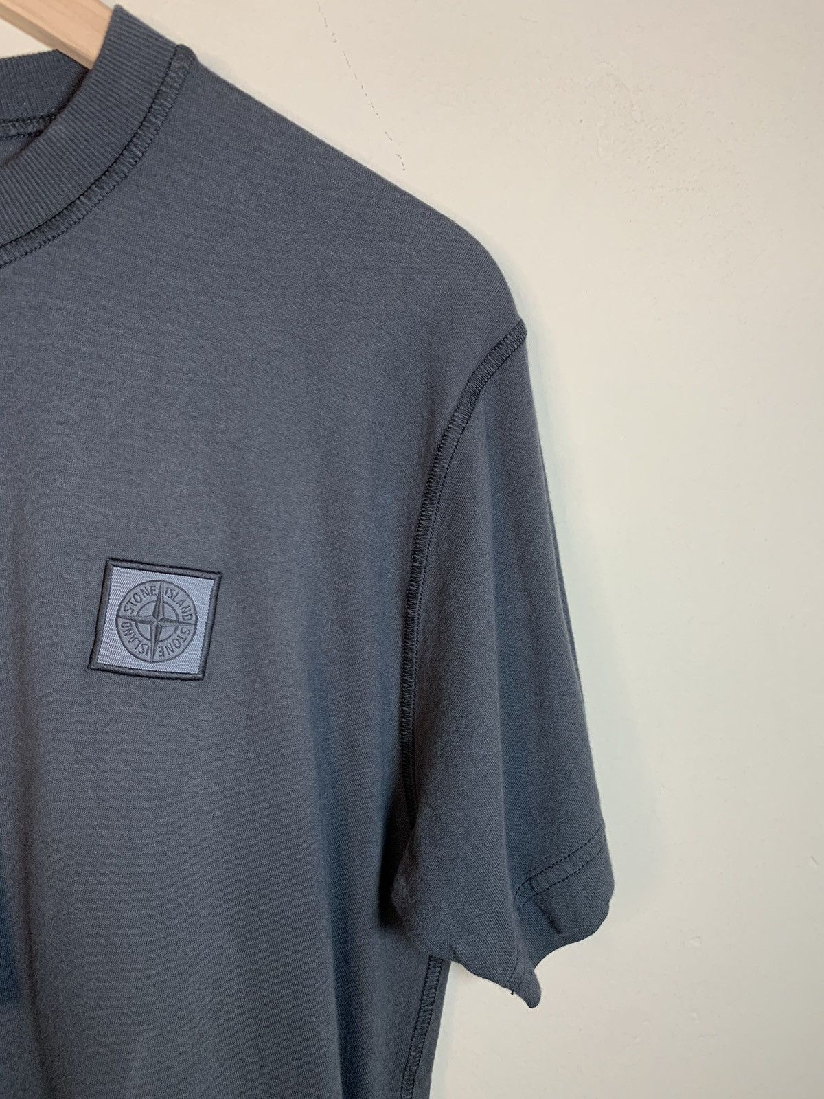 Designer × Stone Island *RARE* New Stone Island Raw Seam Stitched Logo T-Shirt - M Size US M / EU 48-50 / 2 - 2 Thumbnail