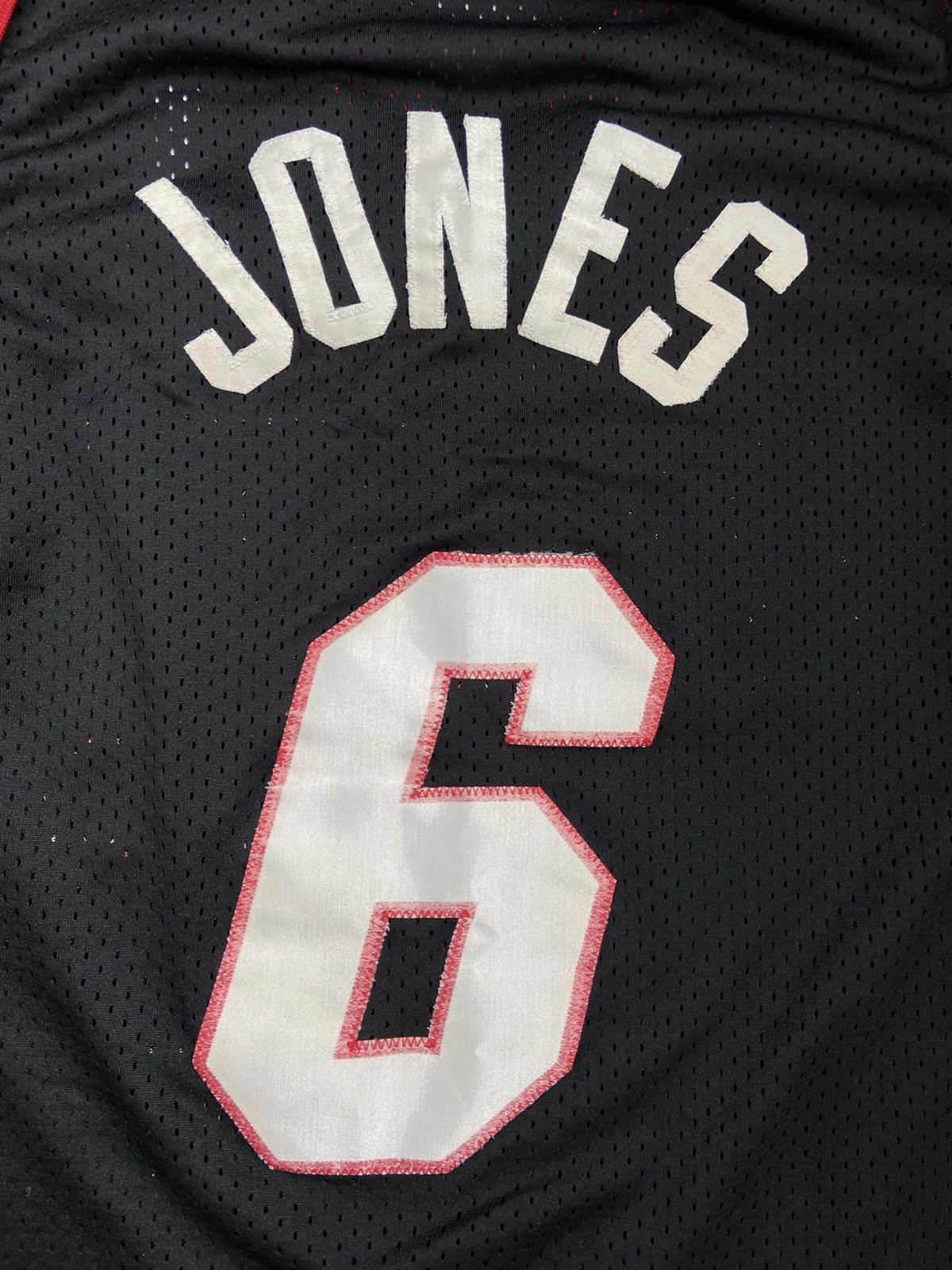 NBA Nike Eddy Jones Miami Heat NBA vintage jersey Size US L / EU 52-54 / 3 - 16 Thumbnail