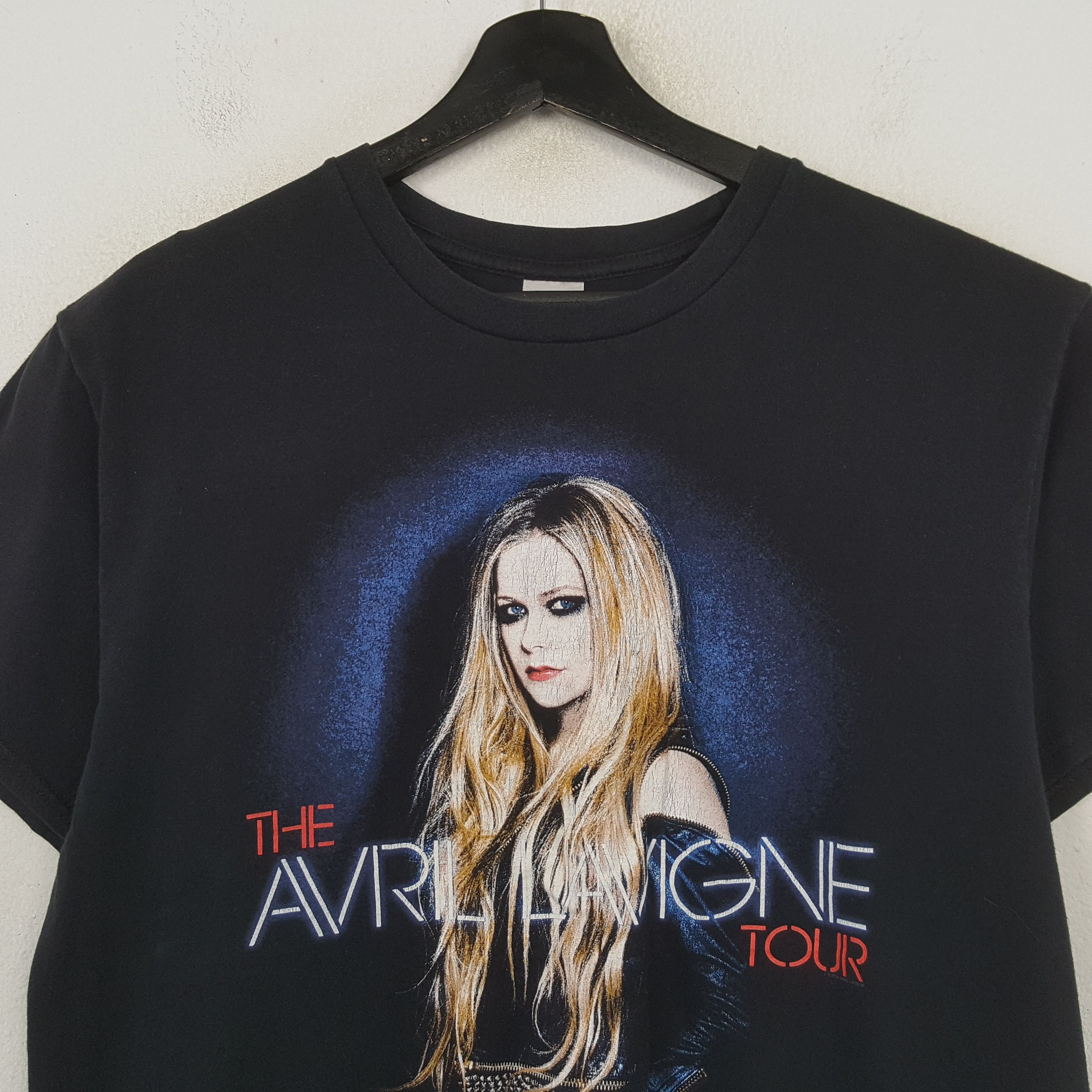 Band Tees The Avril Lavigne Rock Singer Music Tshirt C301N46 Size US M / EU 48-50 / 2 - 2 Thumbnail