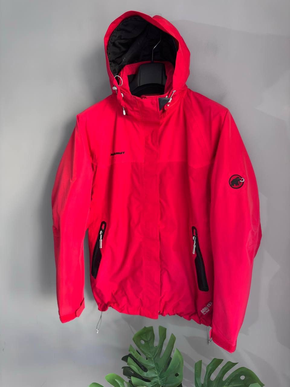 Mammut Mammut GORE TEX Pro Shell Women's Waterproof Jacket, Size L Size US L / EU 52-54 / 3 - 2 Thumbnail