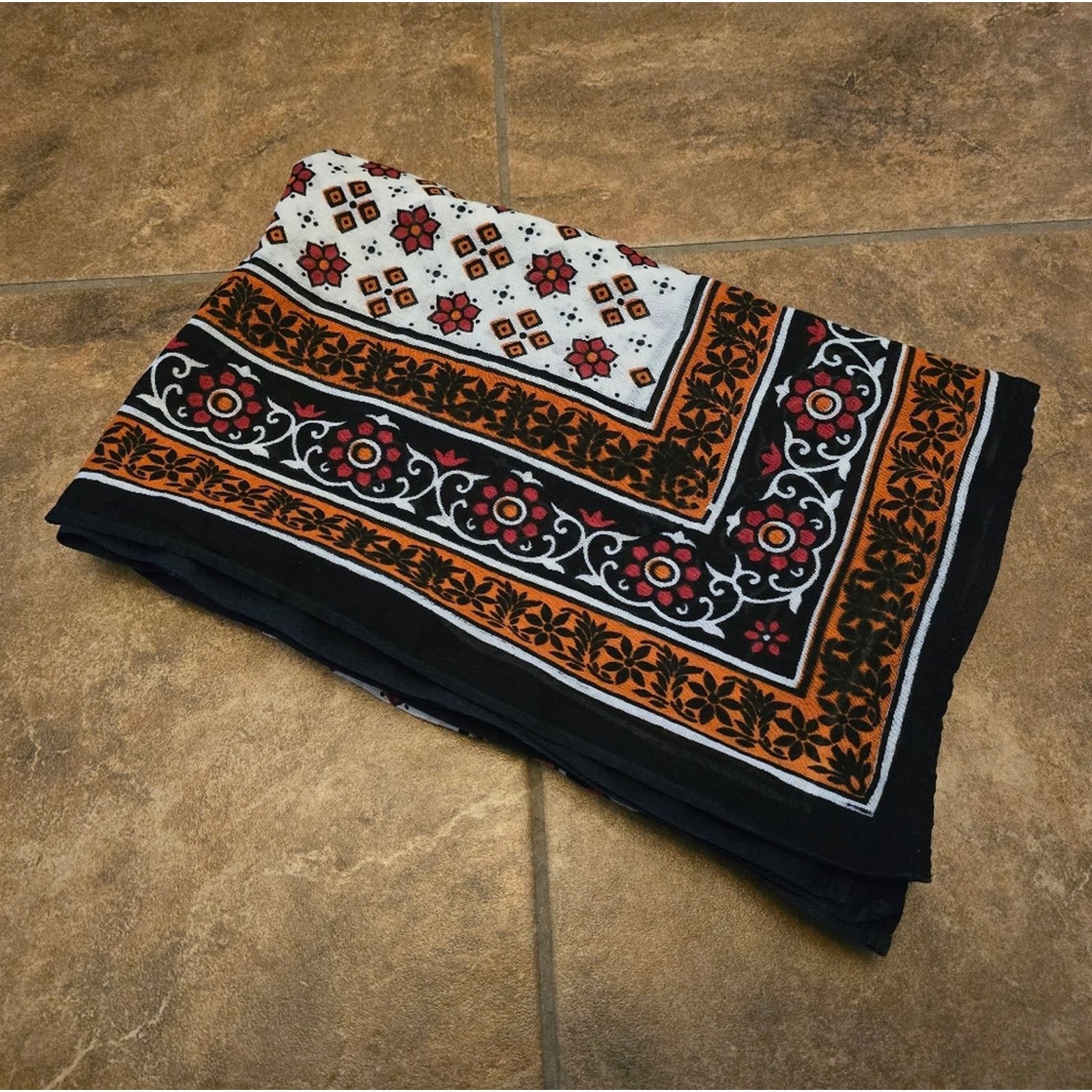 Other Multicolored | HAKUNA MATATA ZANZIBAR | Detailed Tablecloth Size ONE SIZE - 4 Thumbnail