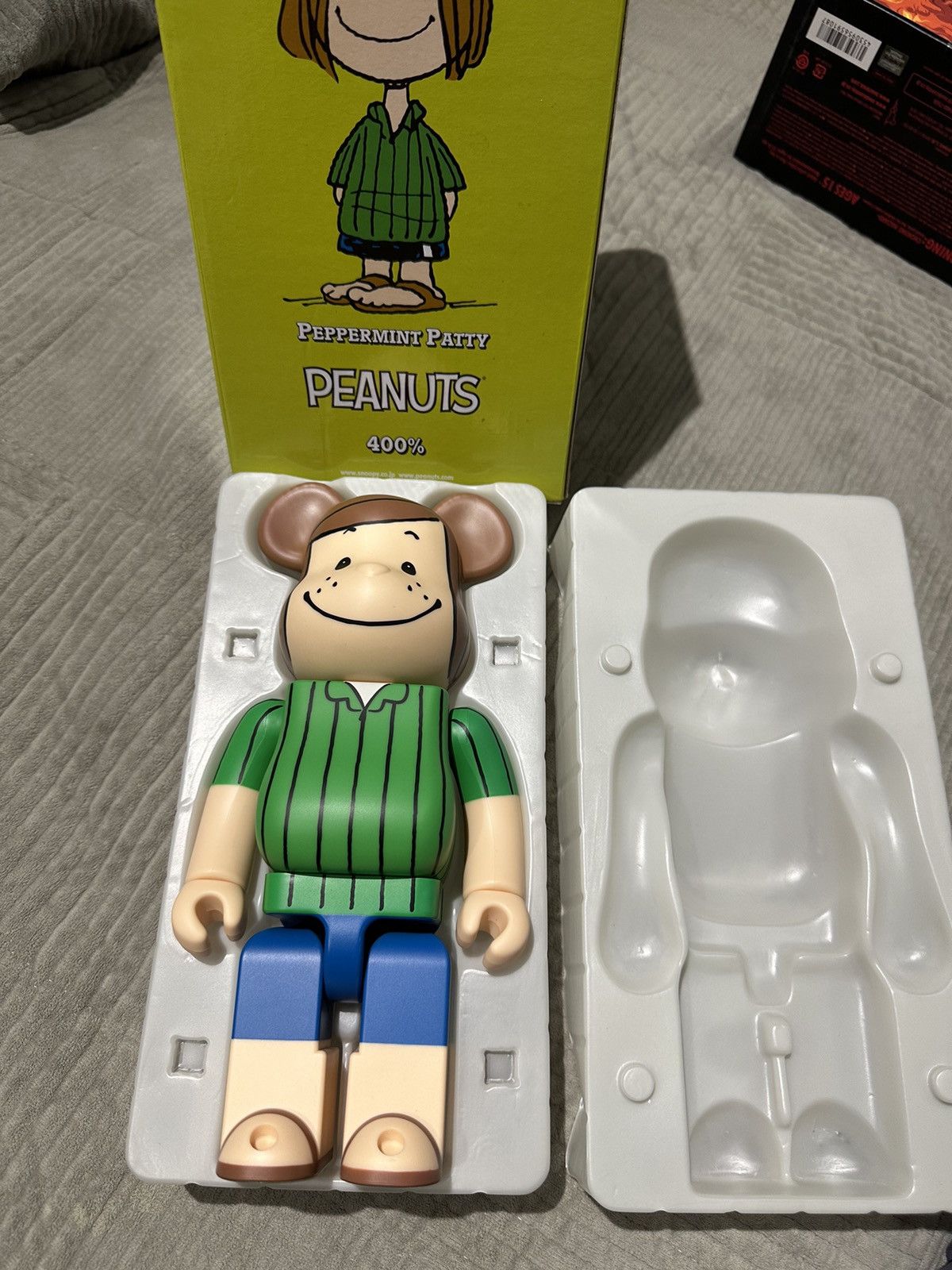 Japanese Brand × Medicom Toy Bearbrick Peanuts Peppermint Patty 400% Size ONE SIZE - 2 Thumbnail