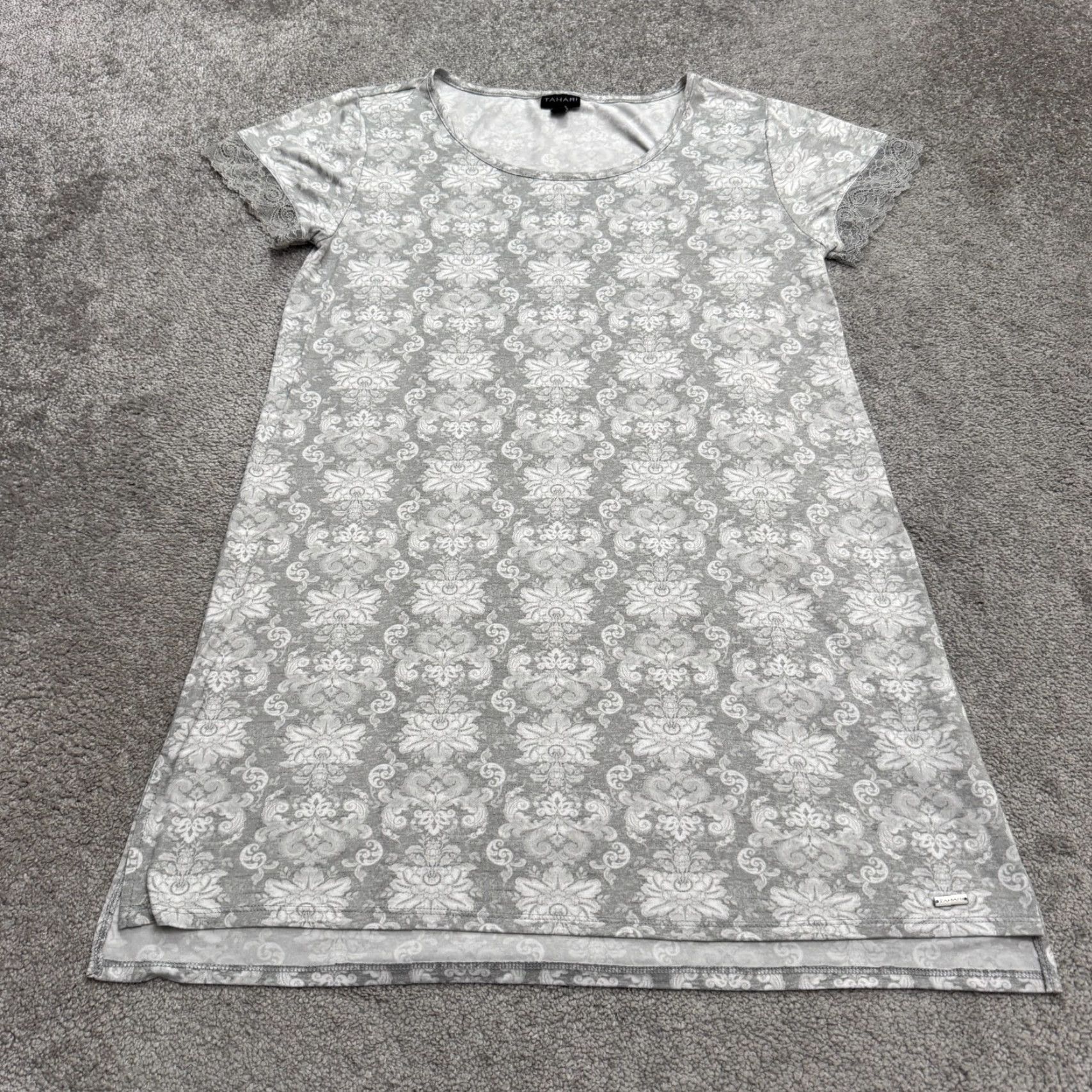 Vintage Tahari Damask Lace T-Shirt Dress Womens Large Gray White Short Sleeve Casual Dress Size L / US 10 / IT 46 - 2 Thumbnail