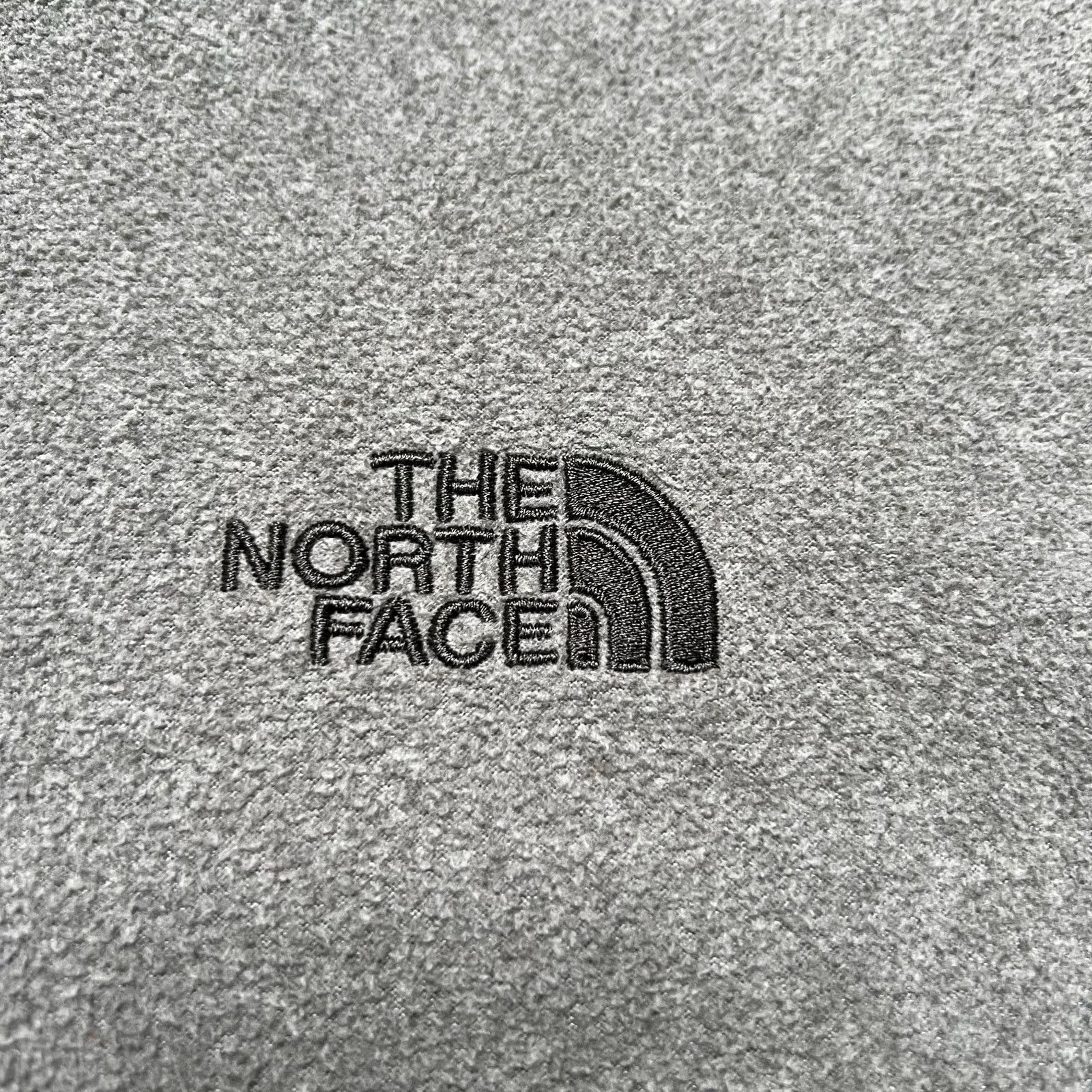 The North Face The North Face gray 1/4 zip lightweight pullover fleece Sz M Size US M / EU 48-50 / 2 - 5 Thumbnail