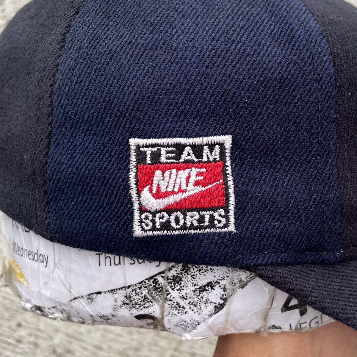 Nike Nike vintage with stylish logo strap Size ONE SIZE - 5 Thumbnail