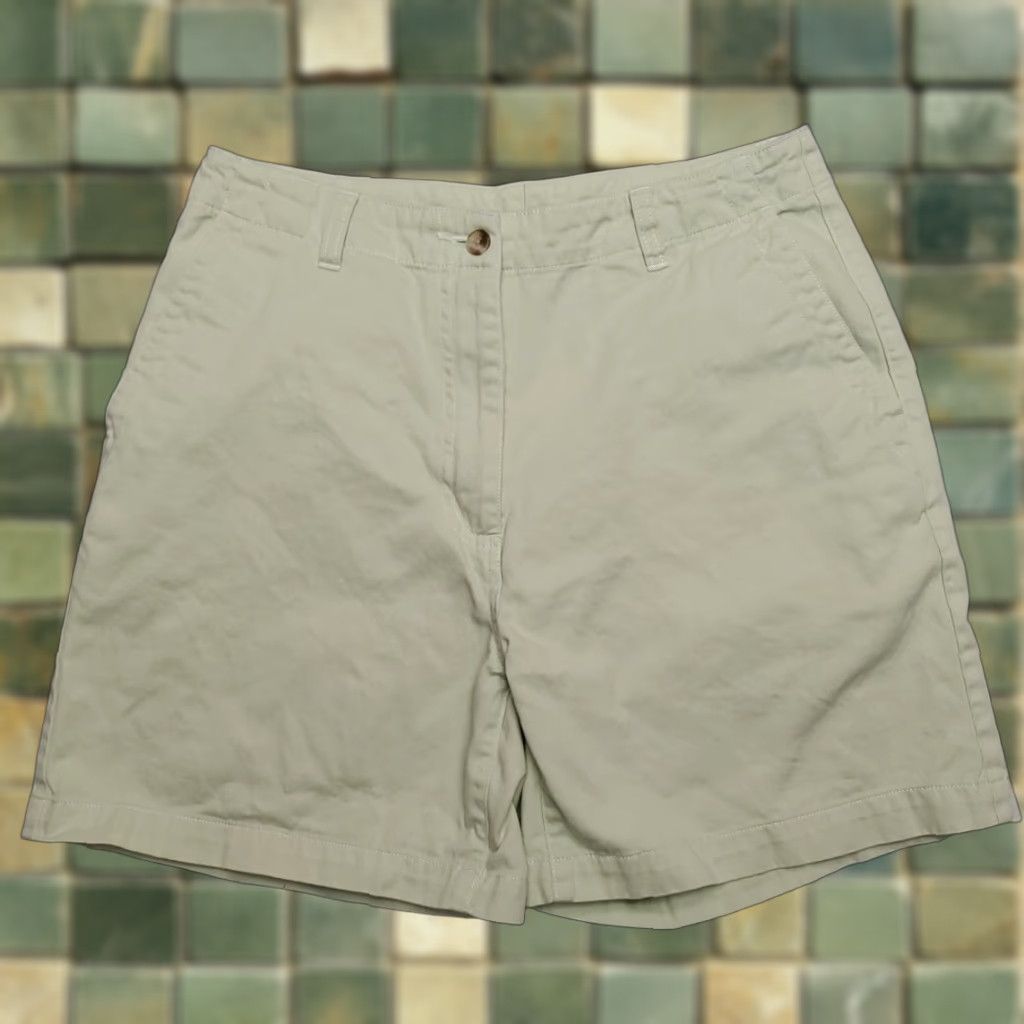 Vintage VINTAGE LL Bean Shorts Womens 10 Regular Green Cotton Twill Chino Outdoor Casual Gorp Size 32" / US 10 / IT 46 - 1 Thumbnail