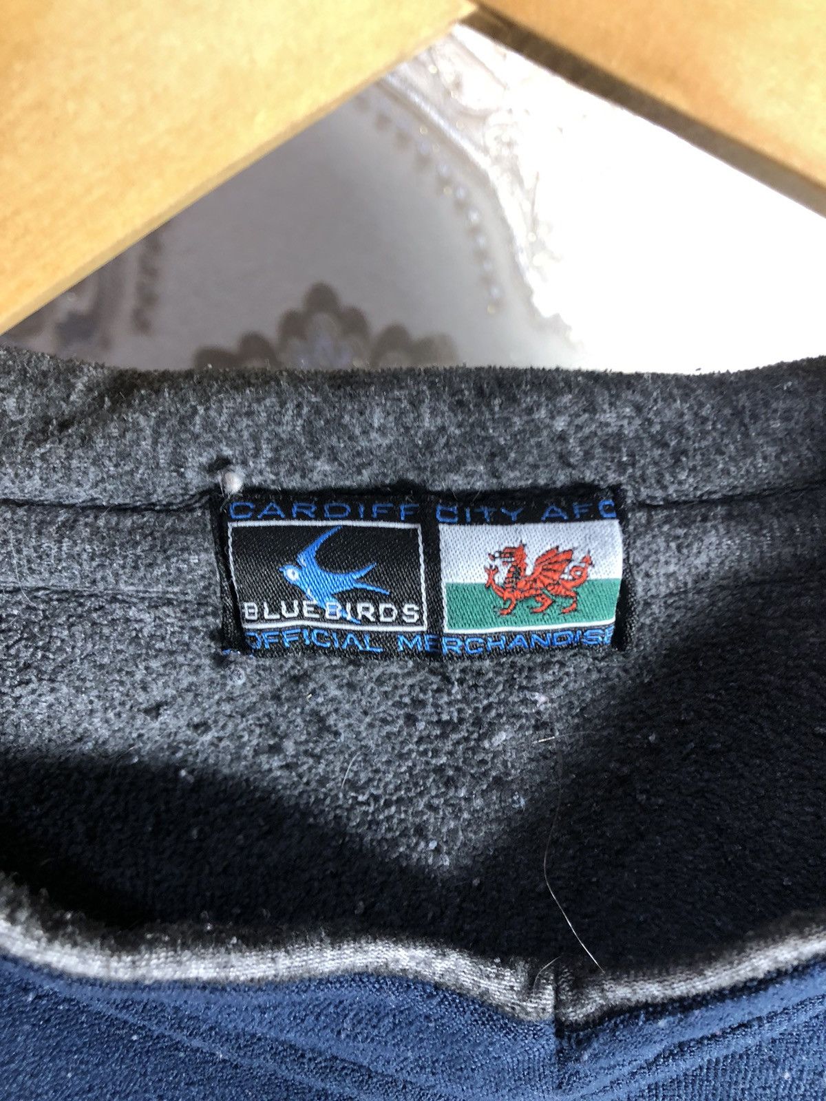 Other VERY RARE CARDIFF CITY ENGLAND SOCCER SWEATSHIRT RETRO 90s Size US M / EU 48-50 / 2 - 3 Thumbnail