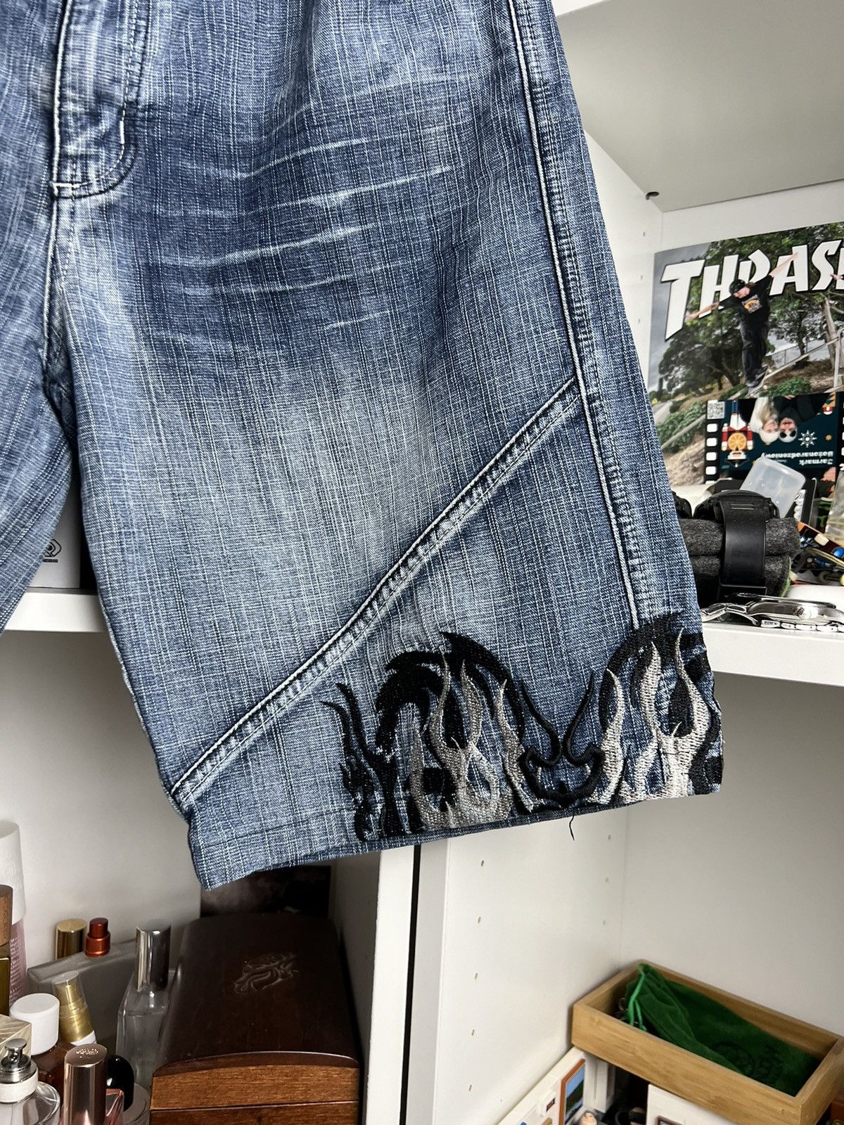 Tribal Streetwear × Vintage Vintage Y2K baggy tribal dragon carpenter shorts jorts M 90s Size US 32 / EU 48 - 5 Thumbnail