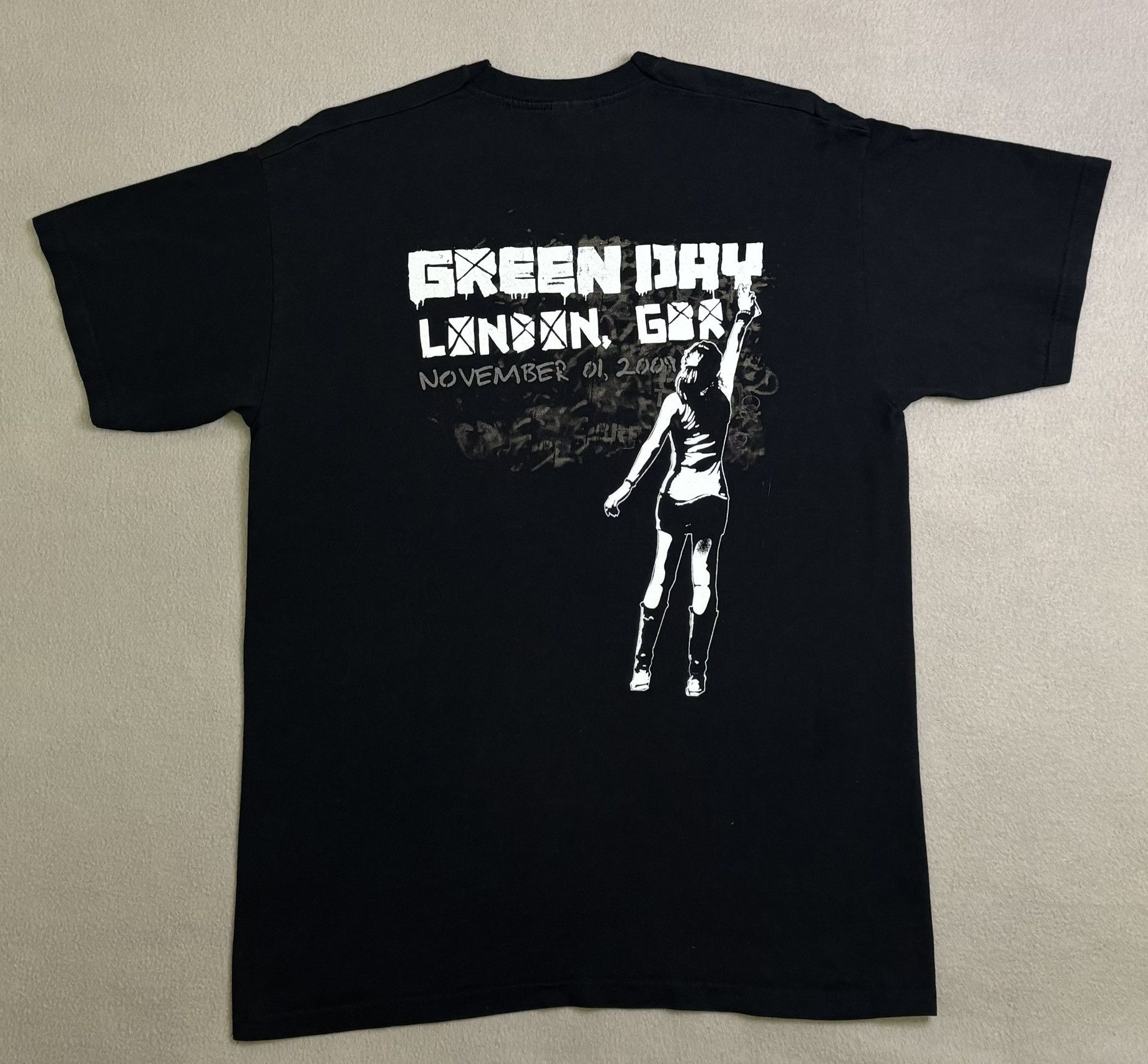 Band Tees T-Shirt Green Day 2009 Fruit of the loom size. M Size US M / EU 48-50 / 2 - 8 Thumbnail