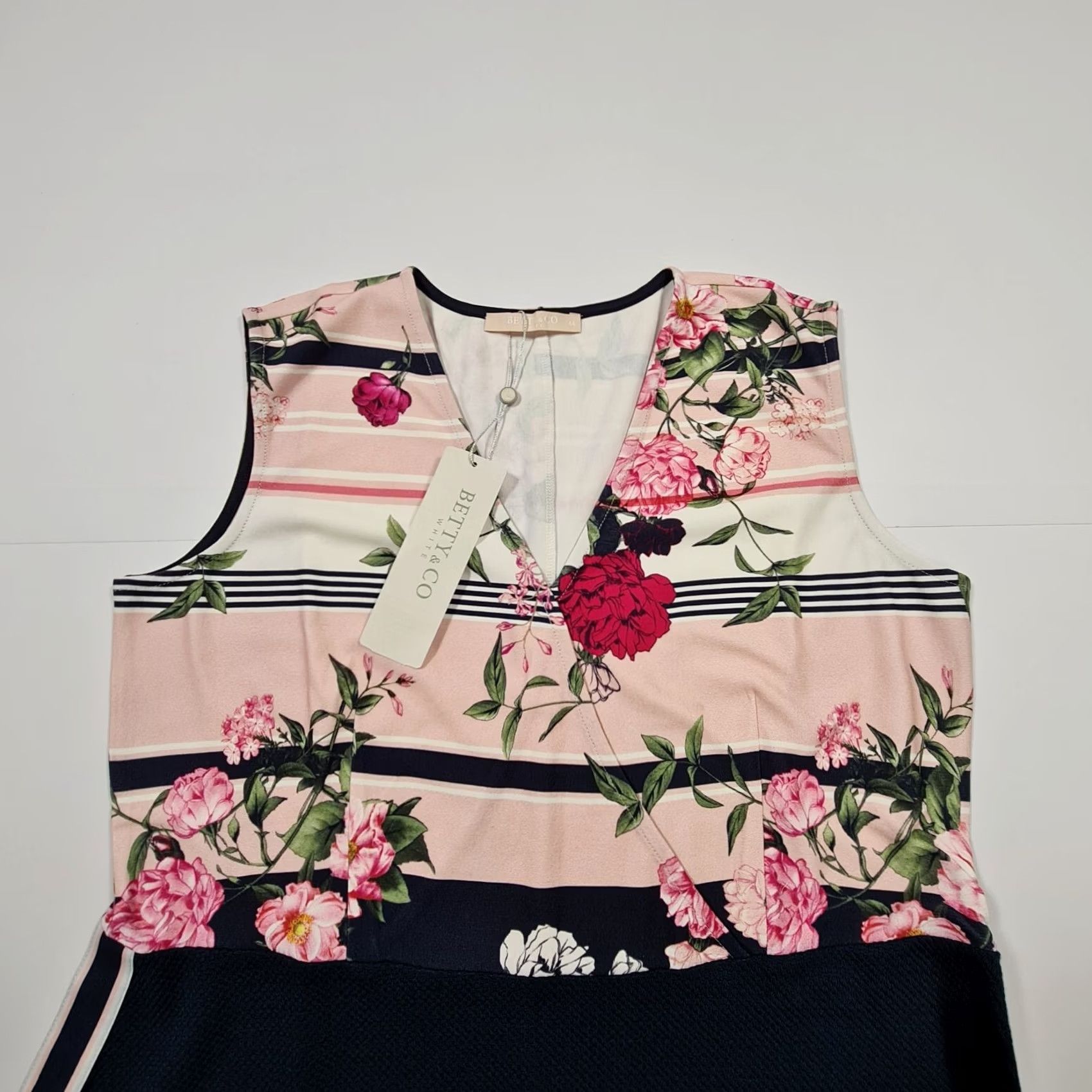 CO Betty & Co Womens Dress Navy Blue Floral Sleeveless Knee Length V-Neck 18 Regular Women’s Dress Size XXL / US 16-18 / IT 52-54 - 2 Thumbnail