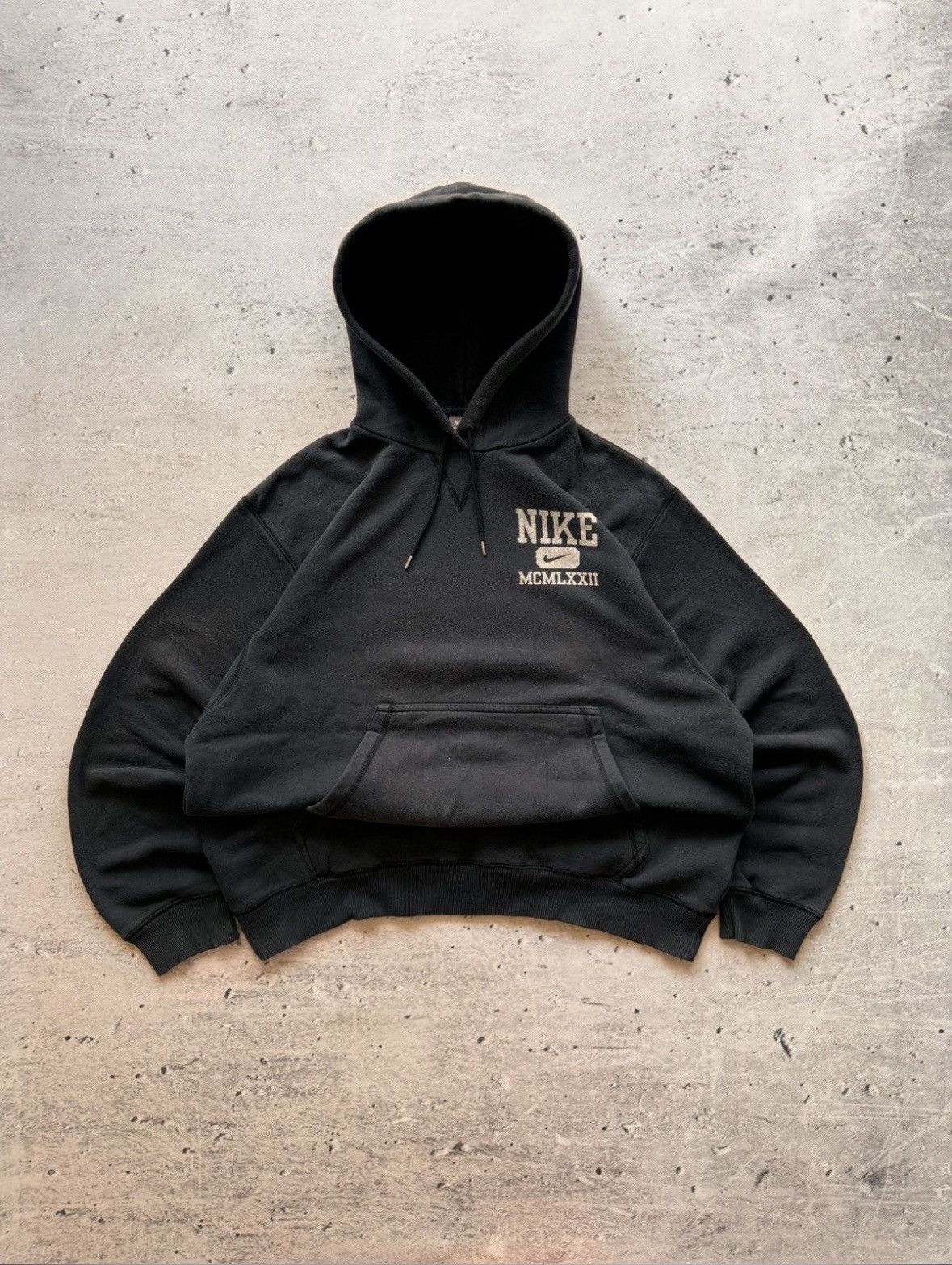 Nike × Vintage Nike Vintage Center Logo Boxy Oversized Hoodie Size US XL / EU 56 / 4 - 1 Thumbnail