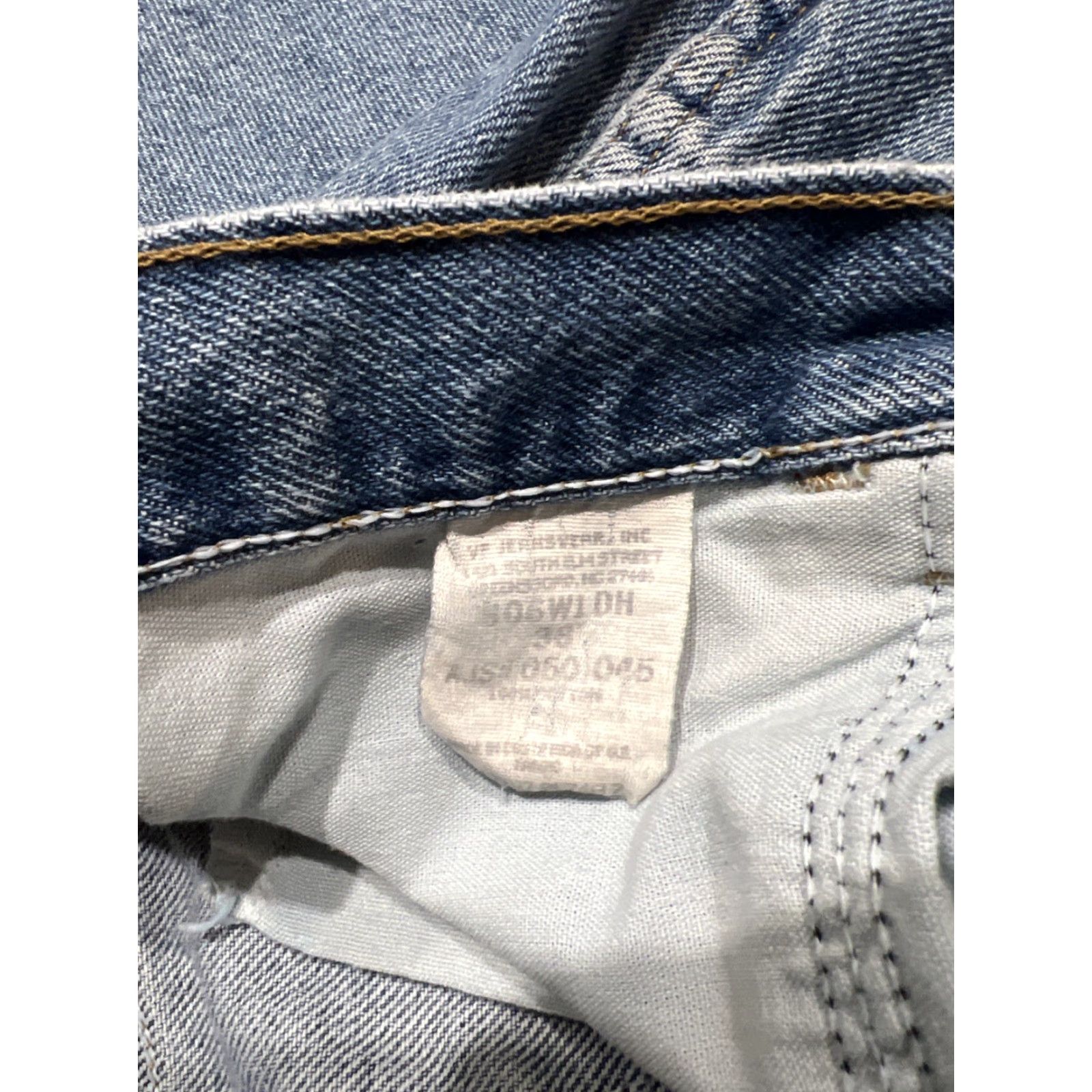 Wrangler VINTAGE Wrangler Denim Shorts Men’s 38 Casual Cotton High Rise Blue 10in Inseam Size US 38 / EU 54 - 5 Thumbnail