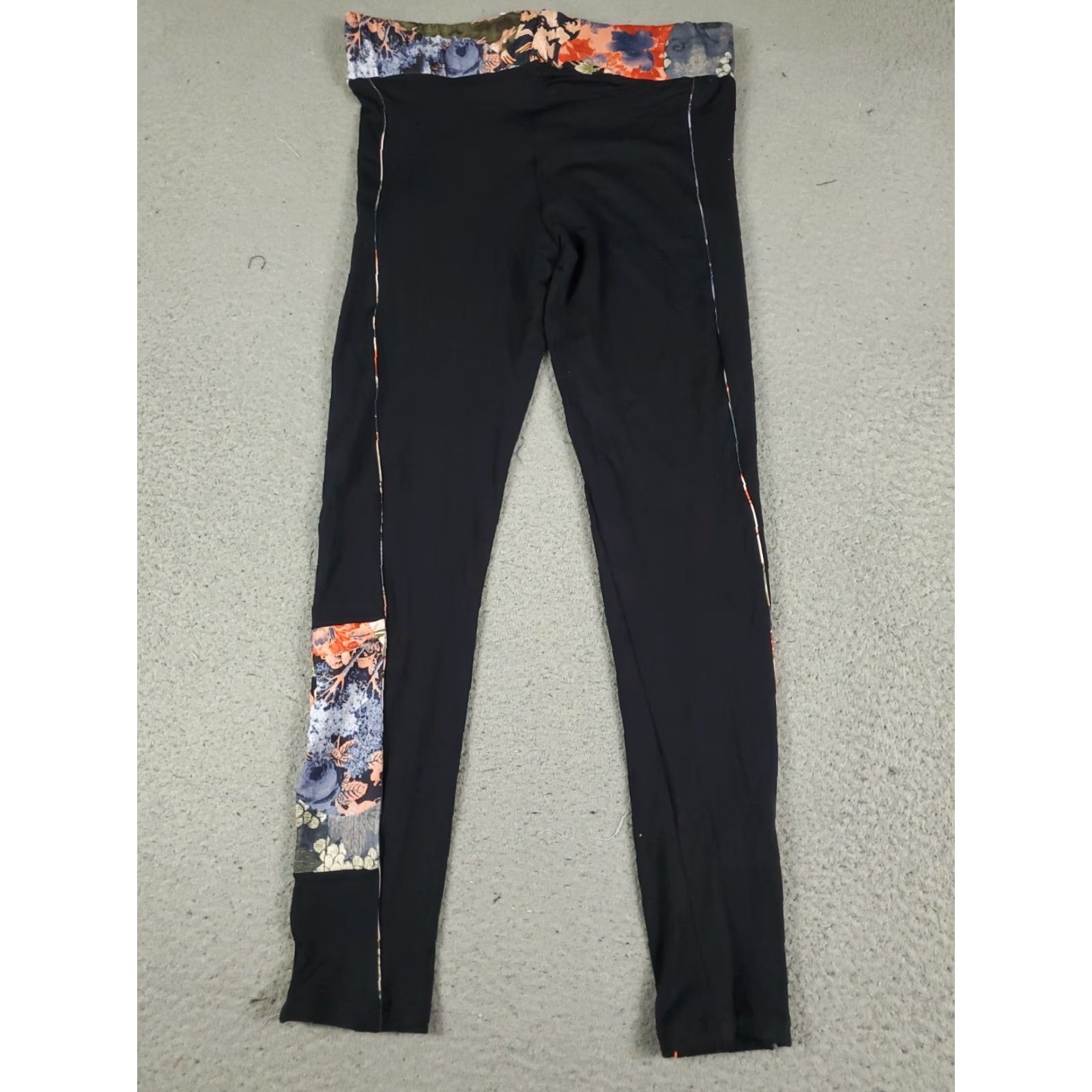 Zara Zara Leggings Womens Size Small Black Floral Accents Yoga Stretch Pull On Activewear Casual Travel Workout Jogger Legwear Size 28" / US 6 / IT 42 - 5 Thumbnail