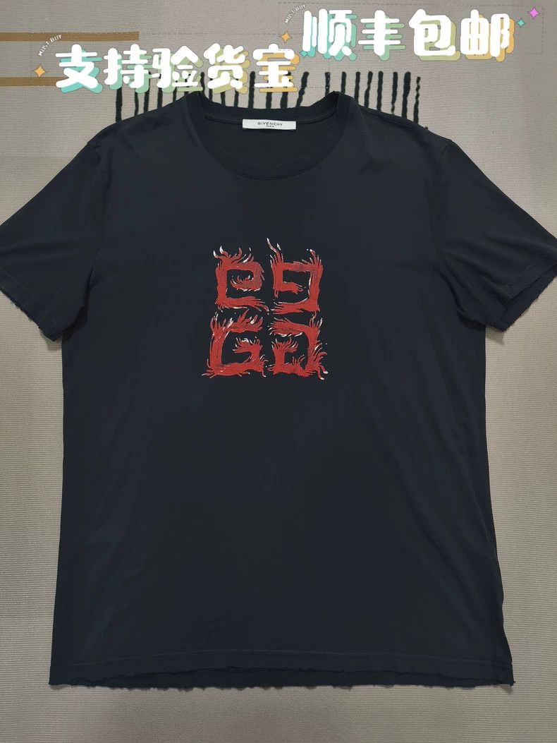 Givenchy Givenchy Four团flame print logo vintage black short-sleeve Size US XL / EU 56 / 4 - 1 Thumbnail