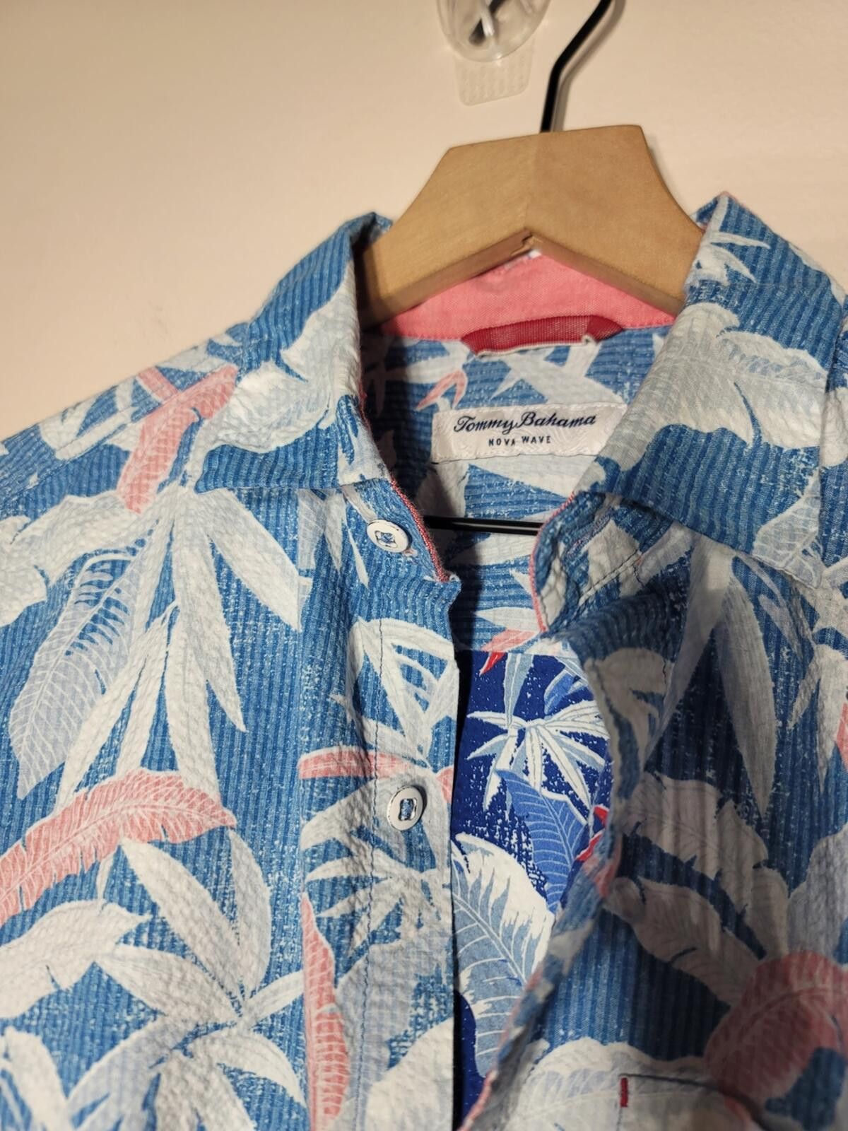 Tommy Bahama Tommy Bahama Nova Wave Seersucker Camp Shirt Coastal Sz M Size US M / EU 48-50 / 2 - 2 Thumbnail