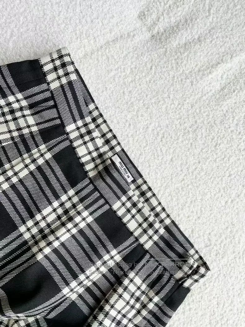 Miu Miu Miu Miu 38 Letter logo plaid slacks Size 37" - 3 Thumbnail