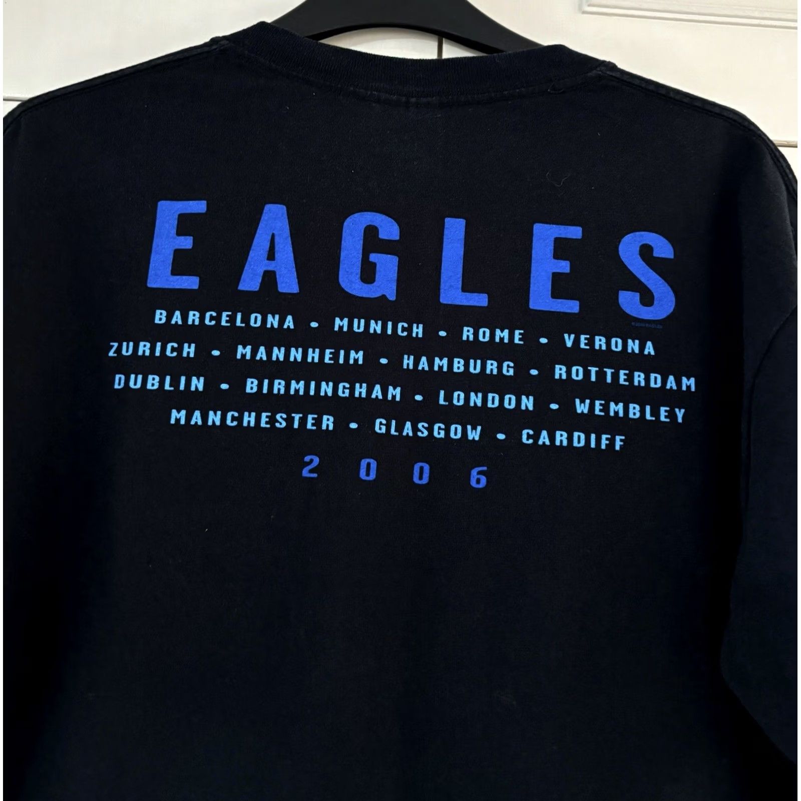 Gildan VINTAGE Gildan Shirt Mens L Black Eagles Size Hotel California Tour Ultra Cotton Size US L / EU 52-54 / 3 - 4 Thumbnail