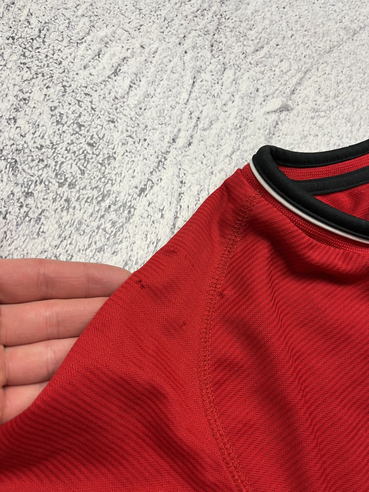 Umbro Umbro Manchester United 2000/02 Home Football Long Sleeve Size US XS / EU 42 / 0 - 11 Thumbnail
