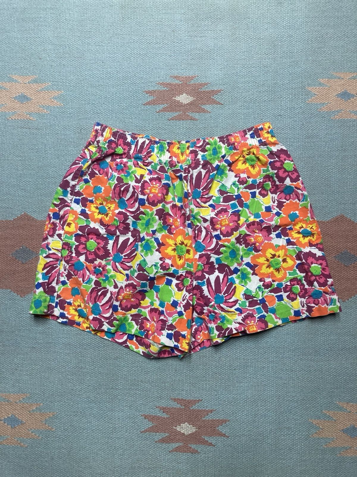 Vintage Vtg 80s 90s shorts flowers elastic waist lightweight medium Size 28" / US 6 / IT 42 - 1 Thumbnail