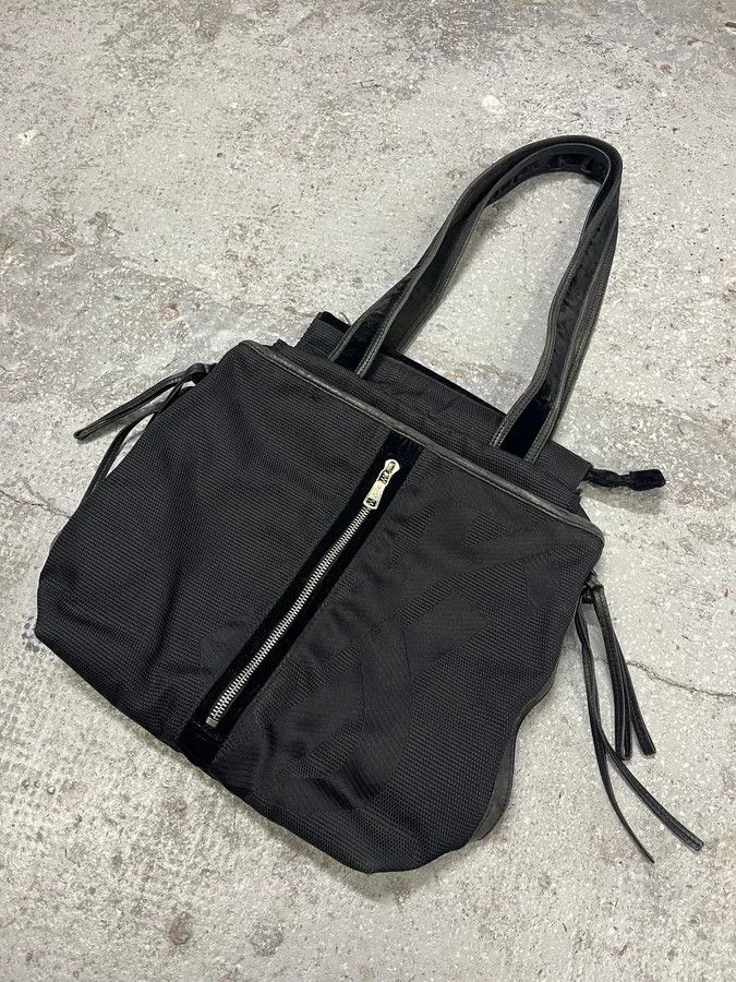 Yves Saint Laurent 2000s Yves Saint Laurent Zip Black Handle Bag Size ONE SIZE - 4 Thumbnail