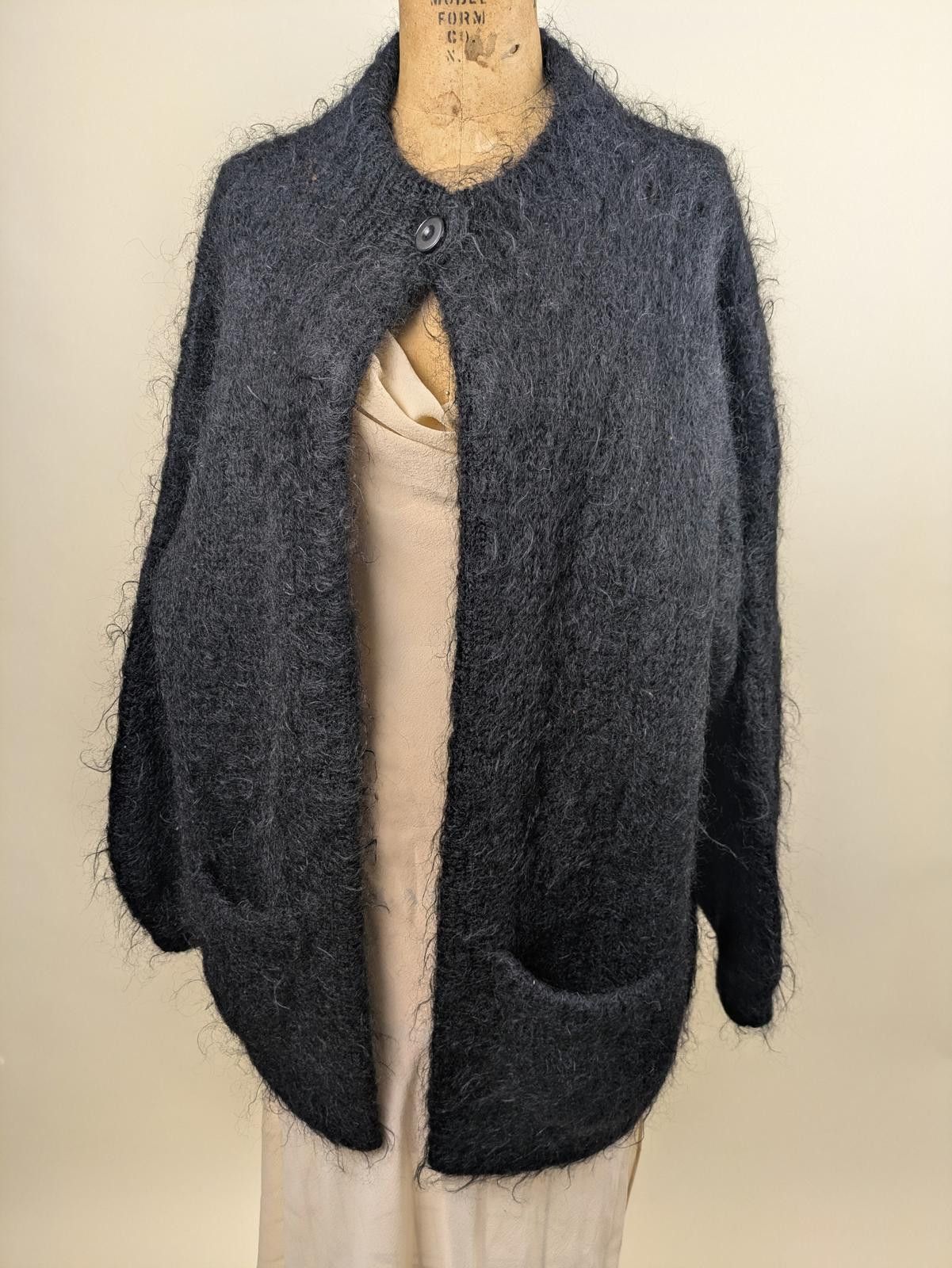 Other 1980's black oversized mohair cardigan Size XL / US 12-14 / IT 48-50 - 2 Thumbnail