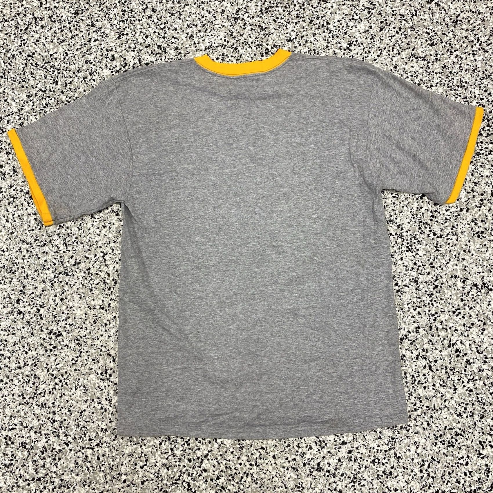 Vintage VINTAGE University of Iowa Hawkeyes Tee L Gray Mens Short Sleeve T-Shirt Size US L / EU 52-54 / 3 - 5 Thumbnail