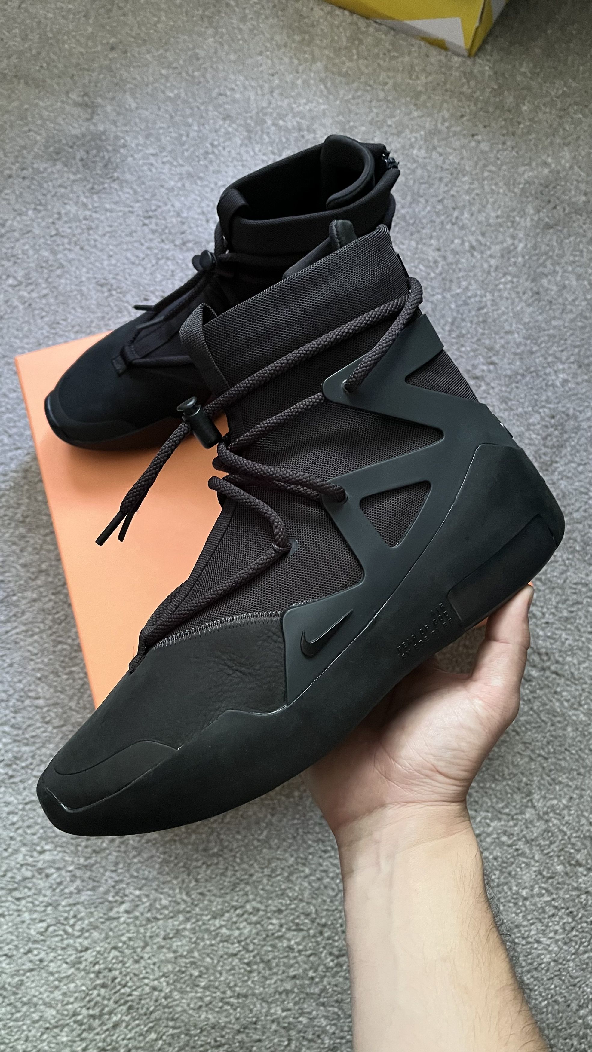 Nike air fear of god resell hotsell