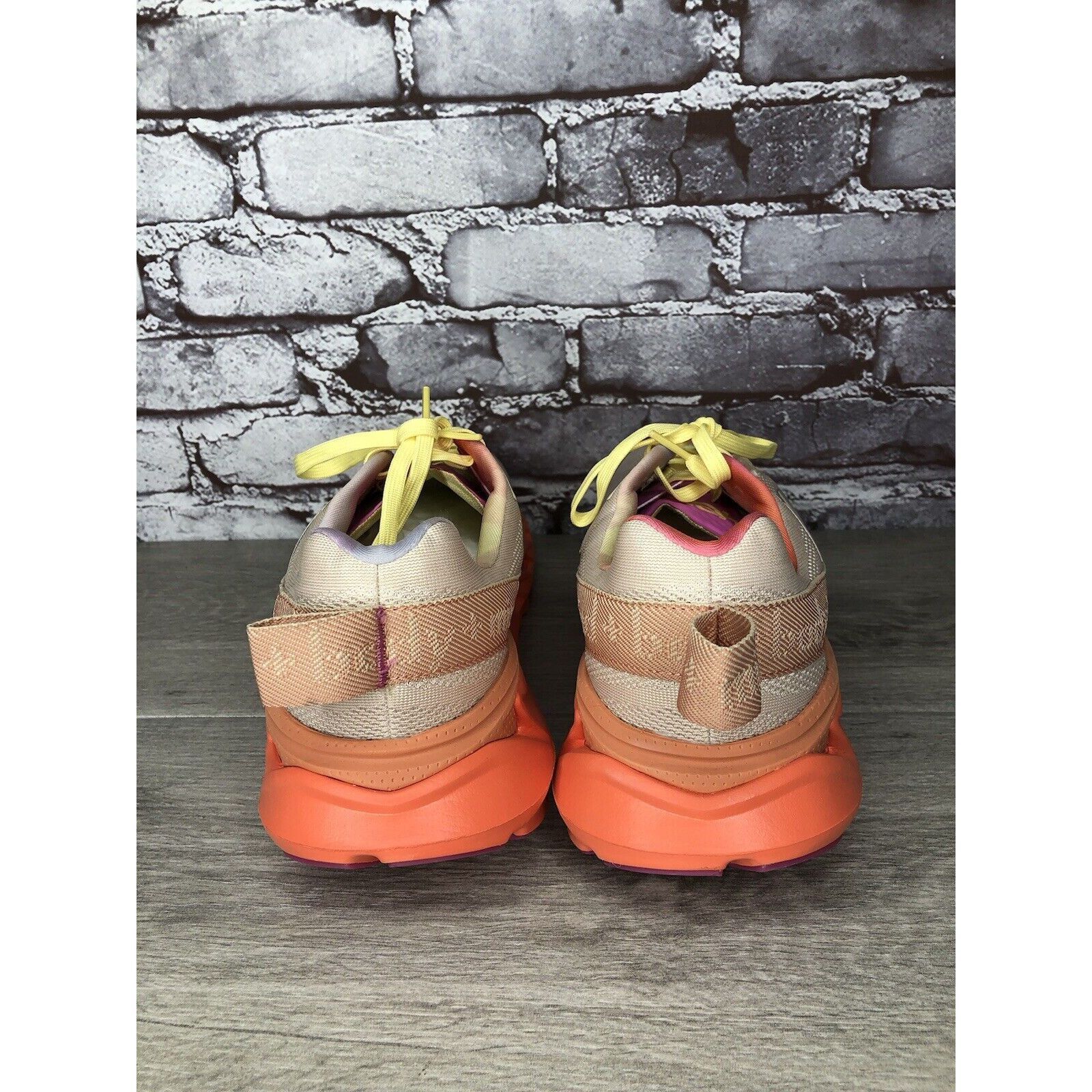 Hoka Hoka One One Elevon 2 Mental Health Sand Camelia Running Sho Size US 12 / IT 42 - 4 Thumbnail
