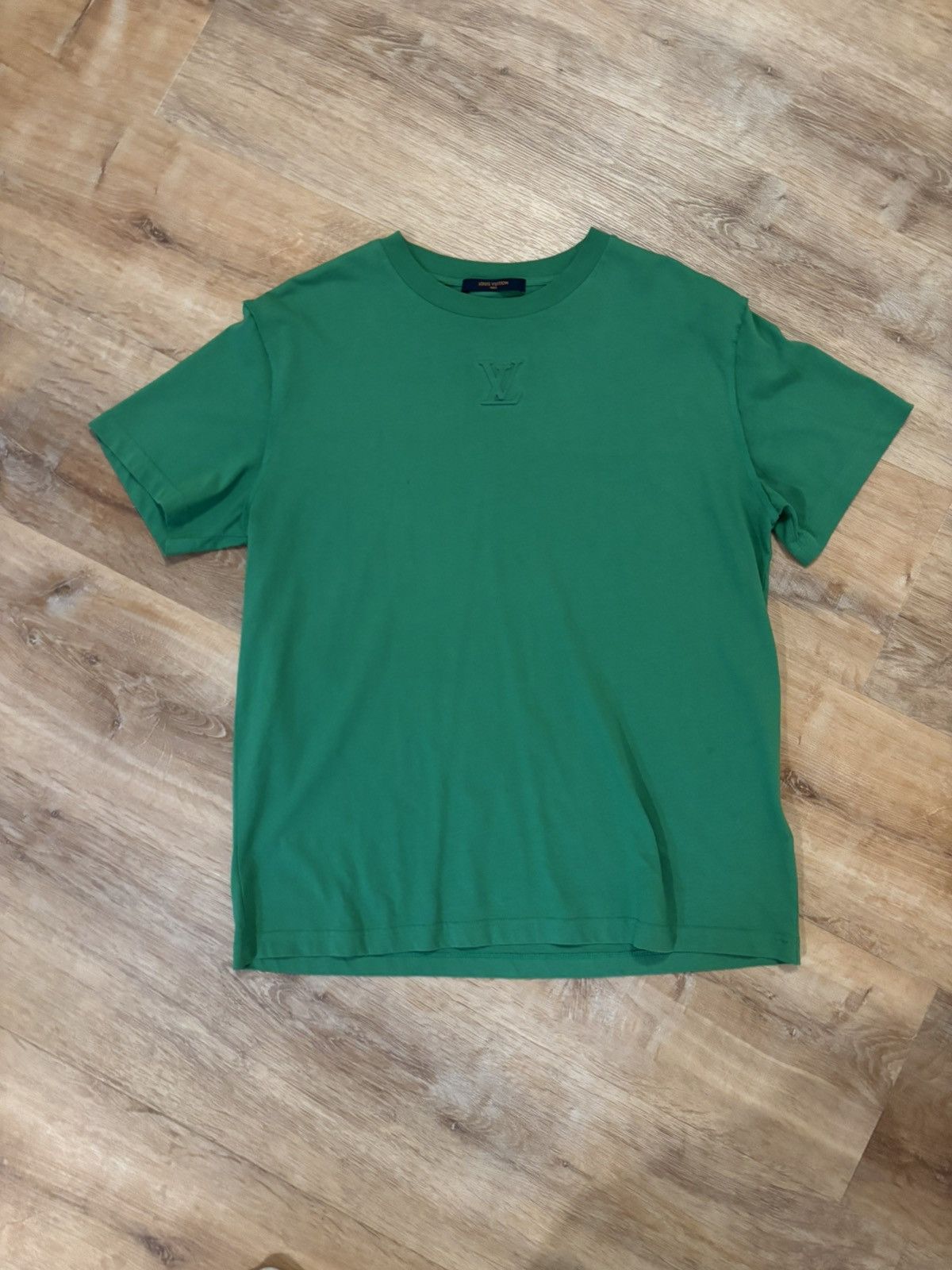 Louis Vuitton Louis Vuitton debossed green Tee Shirt Size Large Size US L / EU 52-54 / 3 - 1 Thumbnail