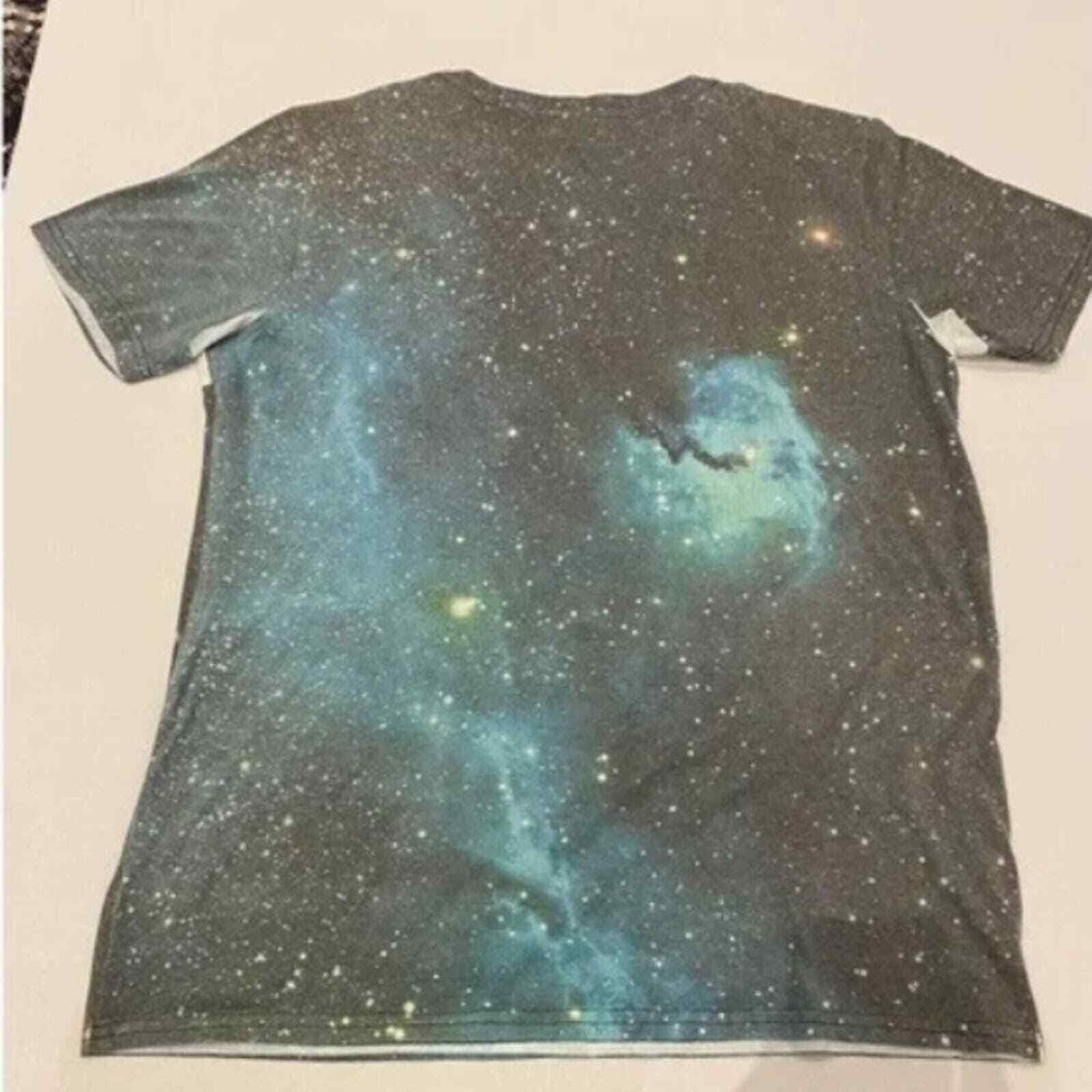 Aeropostale Aeropostale Galaxy Space Triangle T Shirt Size Medium (M) Size US M / EU 48-50 / 2 - 2 Thumbnail