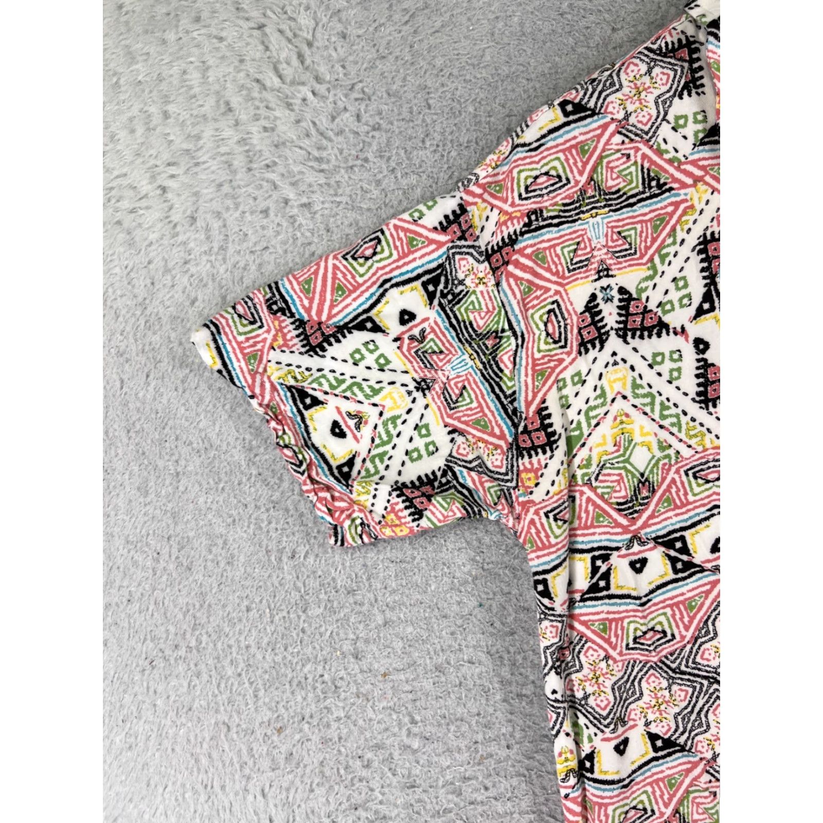 Forever 21 FOREVER 21 Shirt Men Adult Medium White Red Southwest Aztec Print Button Up Viscose Floral 90s Mens Size US M / EU 48-50 / 2 - 3 Thumbnail