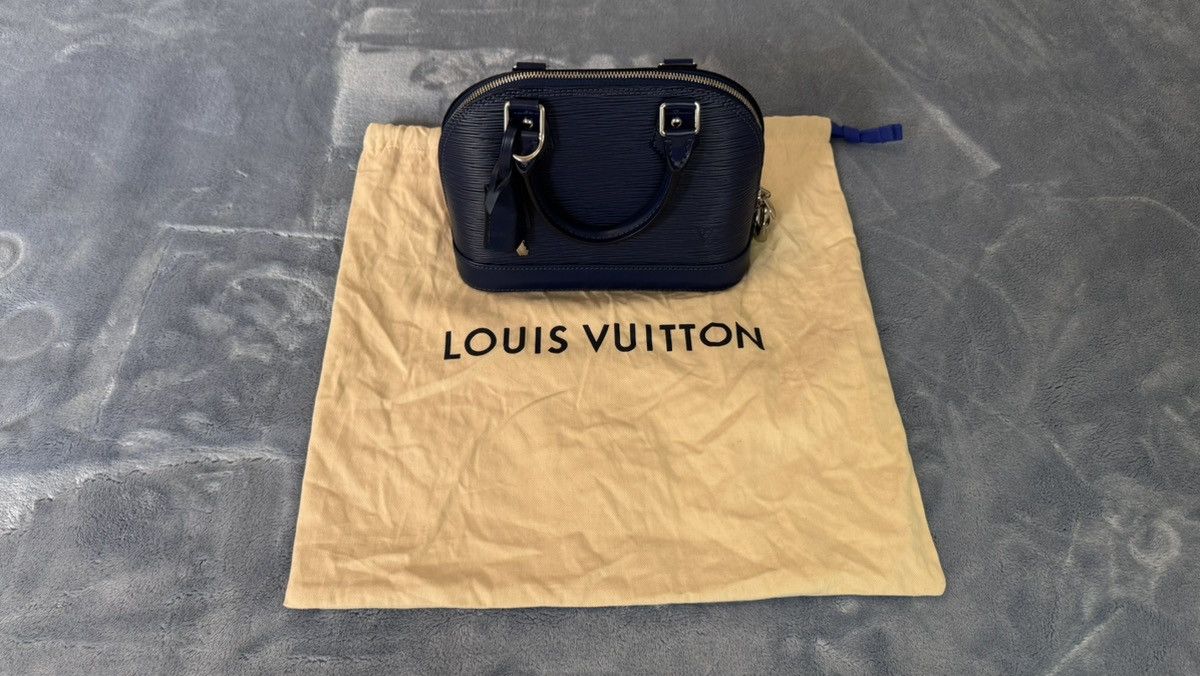 Louis Vuitton Louis Vuitton Epi Alma BB Indigo Size ONE SIZE - 2 Thumbnail