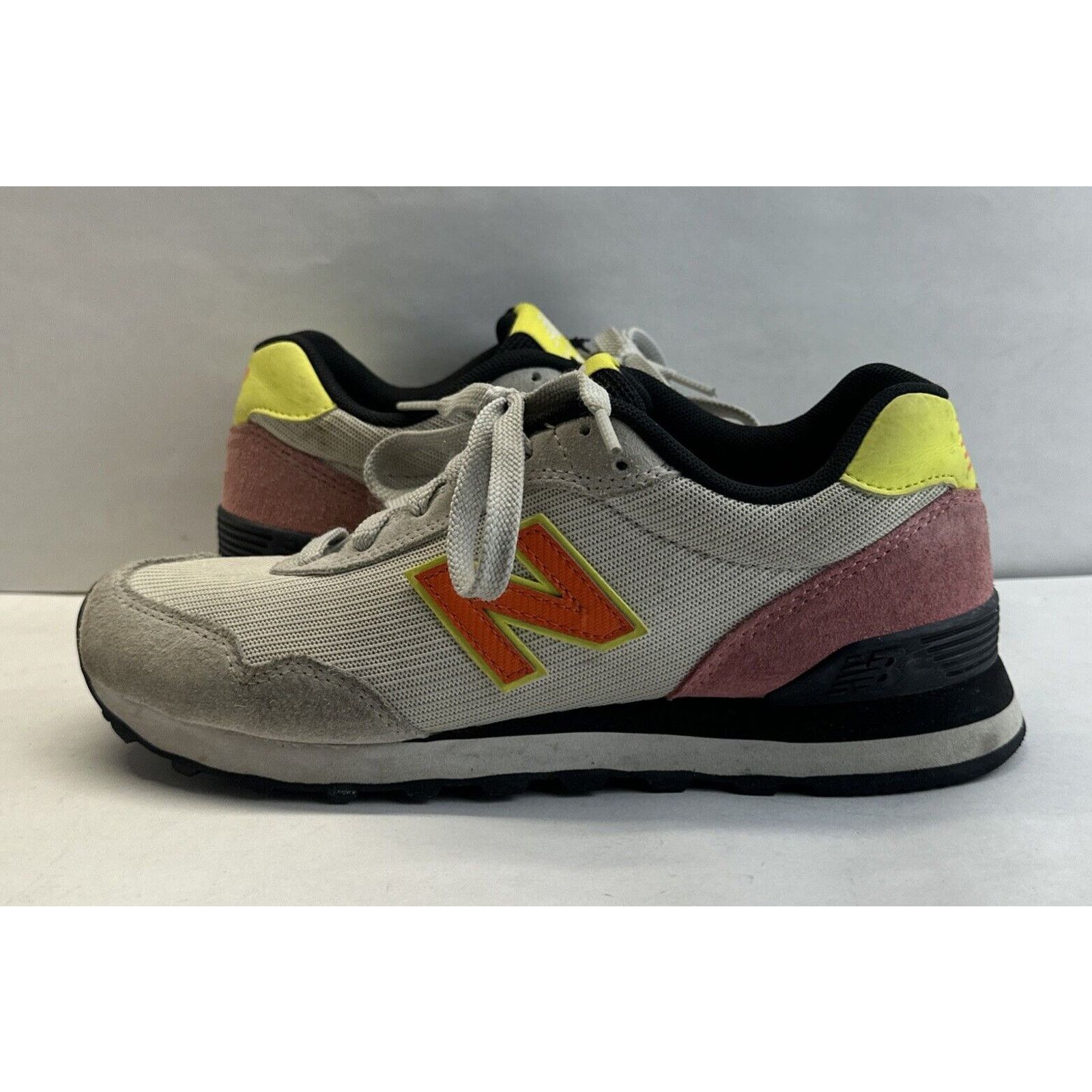 New Balance New Balance 515 V3 Nimbus Cloud Poppy Athletic Shoes size 7 Size US 6 / IT 36 - 1 Thumbnail