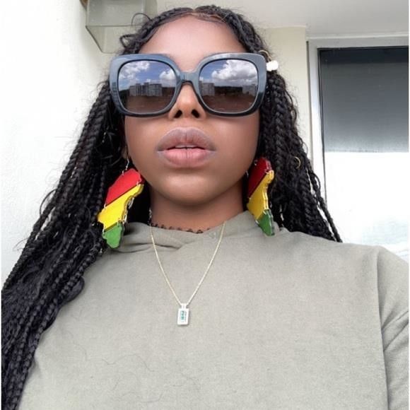 Burberry BURBERRY BE4323 CAROLL Square Oversized Sunglasses","descrip Size ONE SIZE - 7 Thumbnail