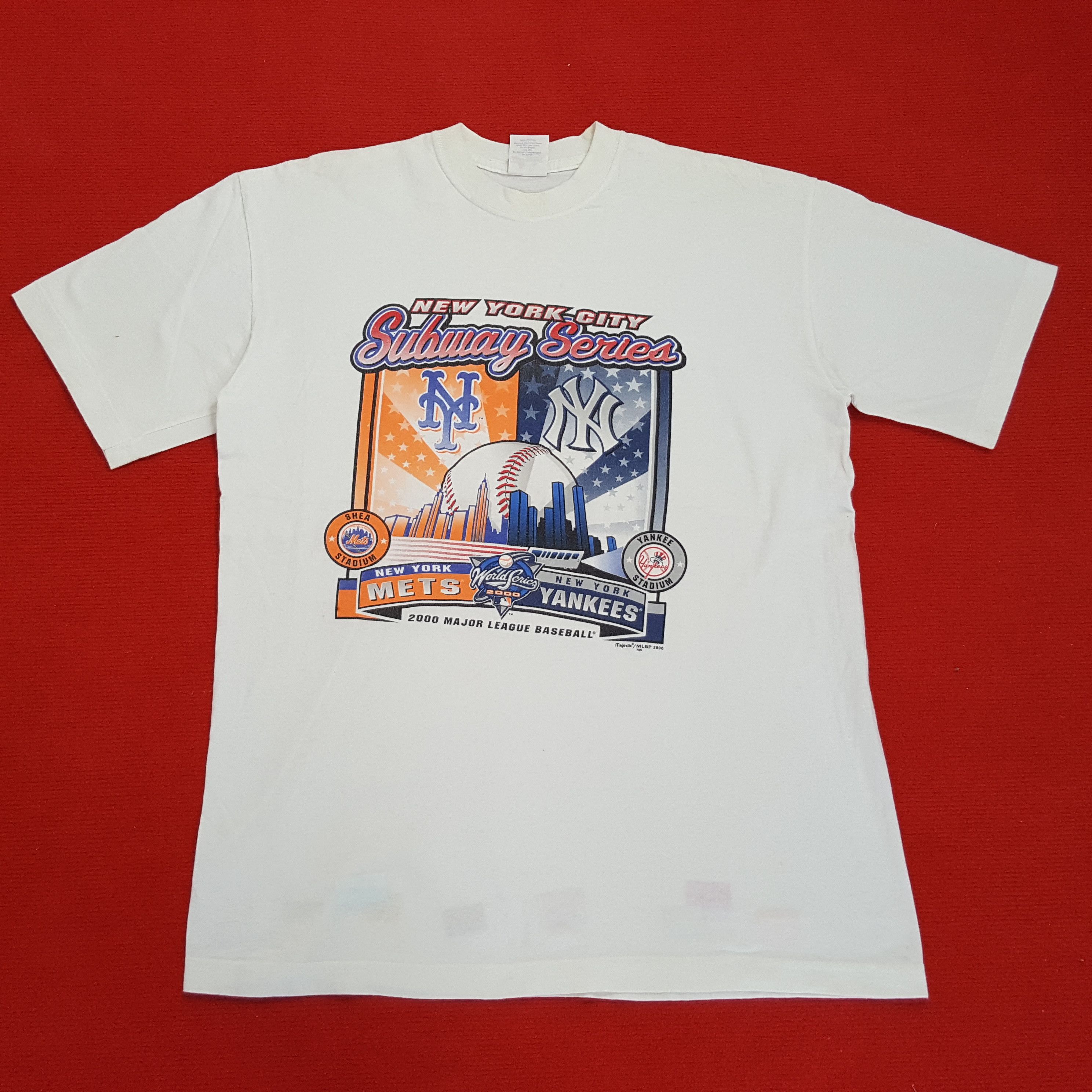 MLB × New York Yankees × Vintage Majestic MLB American Sport Baseball Team Vintage Tshirt Size US XL / EU 56 / 4 - 1 Thumbnail