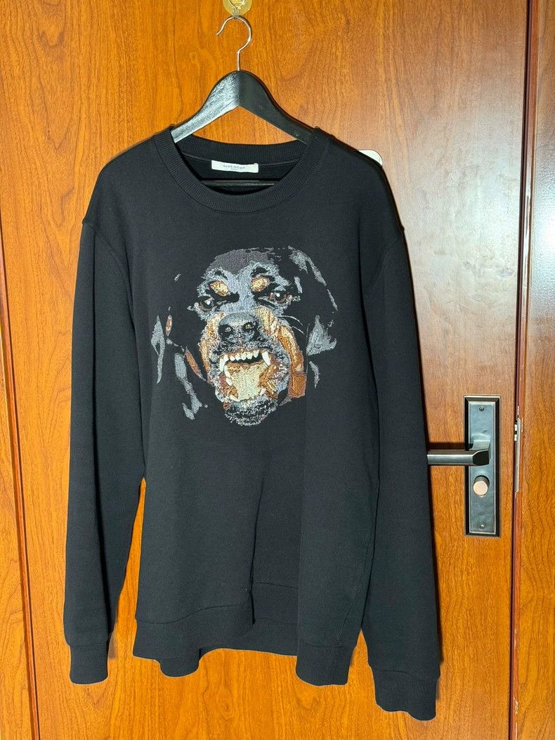 Givenchy Givenchy Dog head, unworn XXL, black embroidered Size US XXL / EU 58 / 5 - 1 Thumbnail