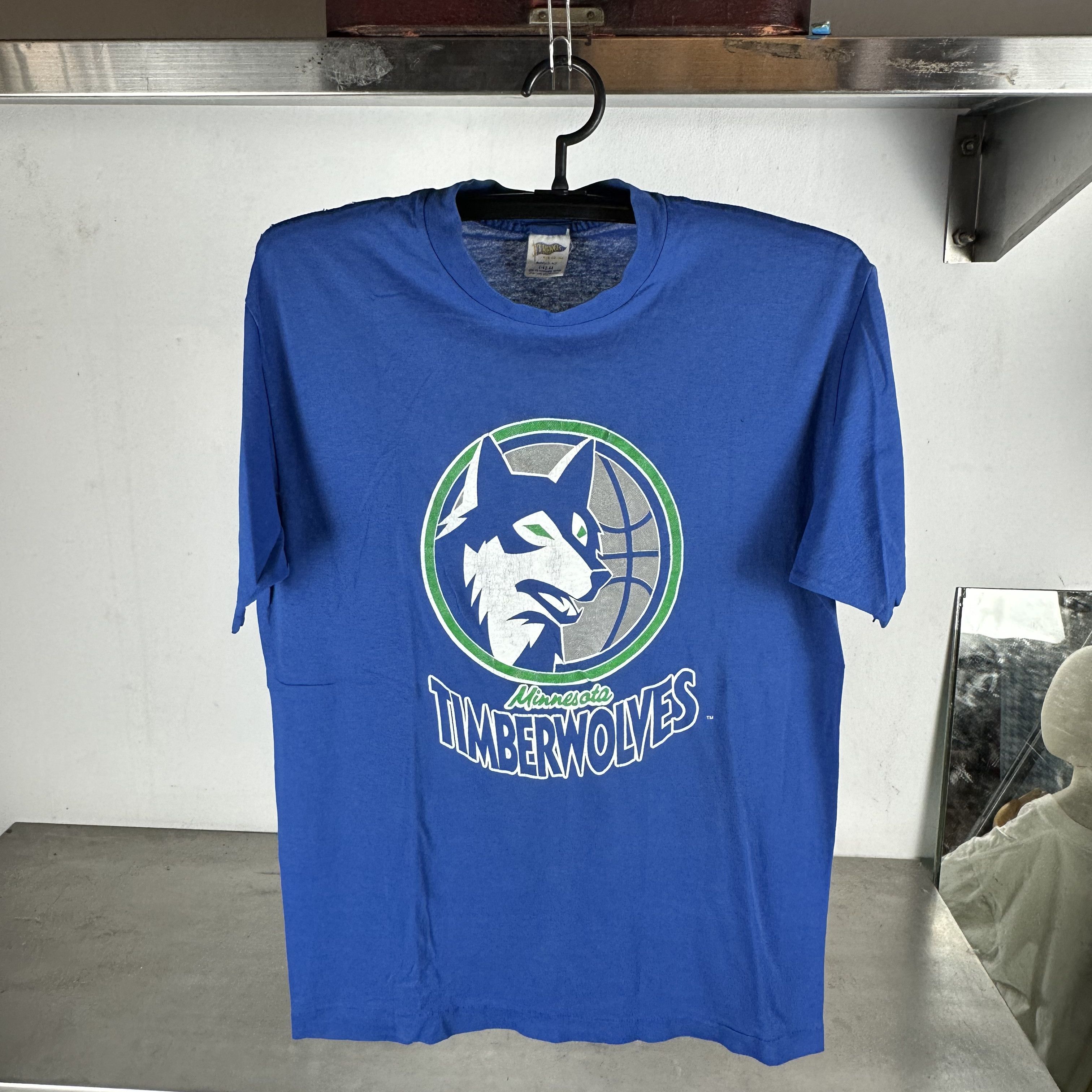 Vintage 80s/90s Minnesota Timberwolves Basketball NBA T-Shirt Size US M / EU 48-50 / 2 - 1 Thumbnail