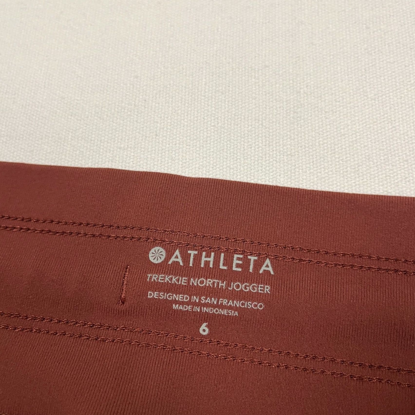 Athleta Athleta Trekkie North Jogger Pants Womens Sz 6 W29 L27 Burgundy Travel Pull On Size 28" / US 6 / IT 42 - 2 Thumbnail