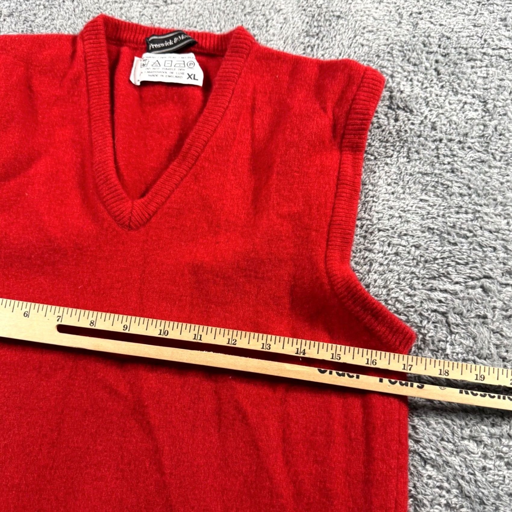 Vintage VINTAGE Preswick & Moore Sweater Vest Boys XL Red 90s Size US XL / EU 56 / 4 - 4 Thumbnail