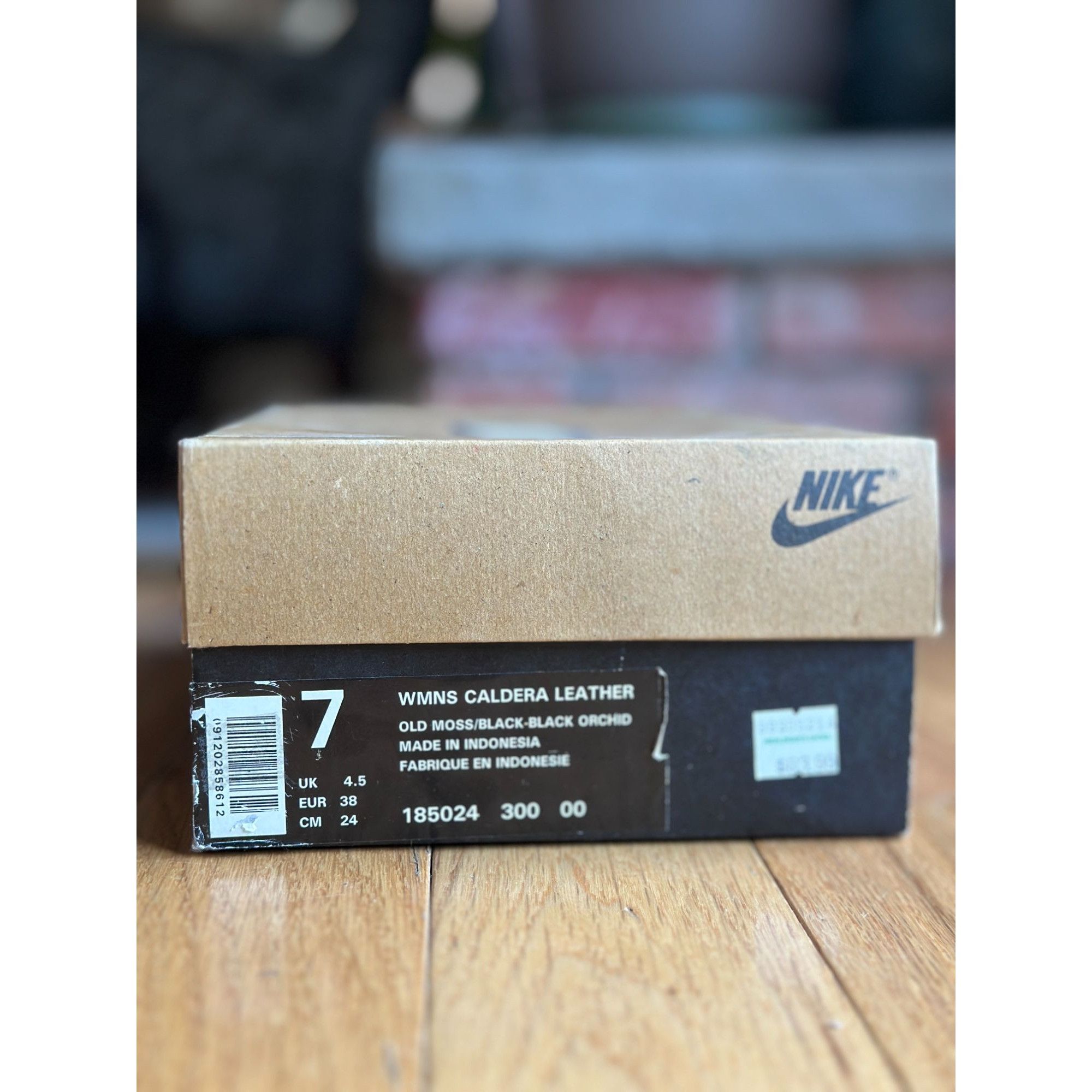 Nike VINTAGE 1993 NIKE CALDERA HIKING BOOTS WOMENS SIZE 7W PURPLE Size US 7.5 / IT 37.5 - 13 Thumbnail