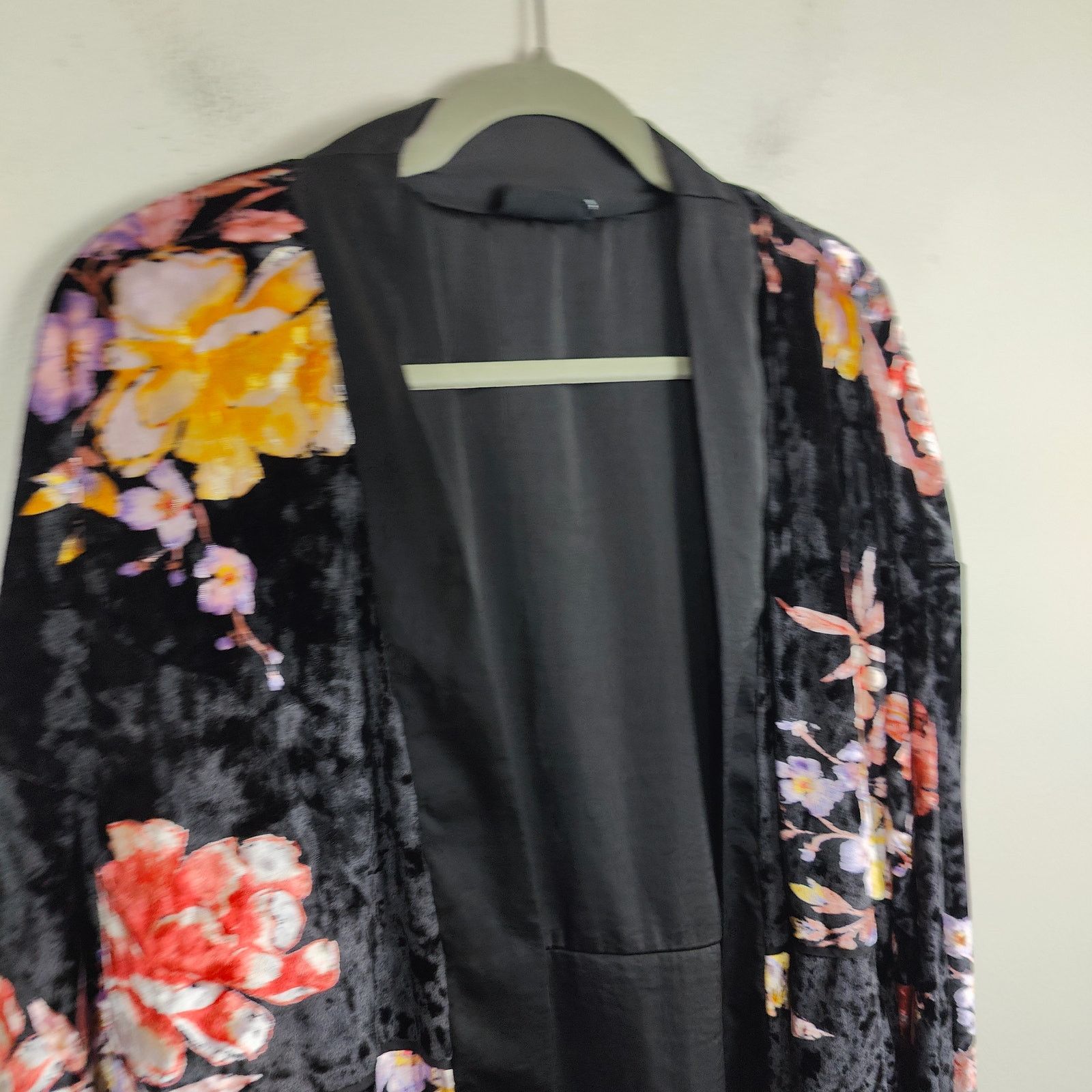 Urban Outfitters Urban Outfitters Out From Under Crushed Velvet Kimono M L Size L / US 10 / IT 46 - 2 Thumbnail
