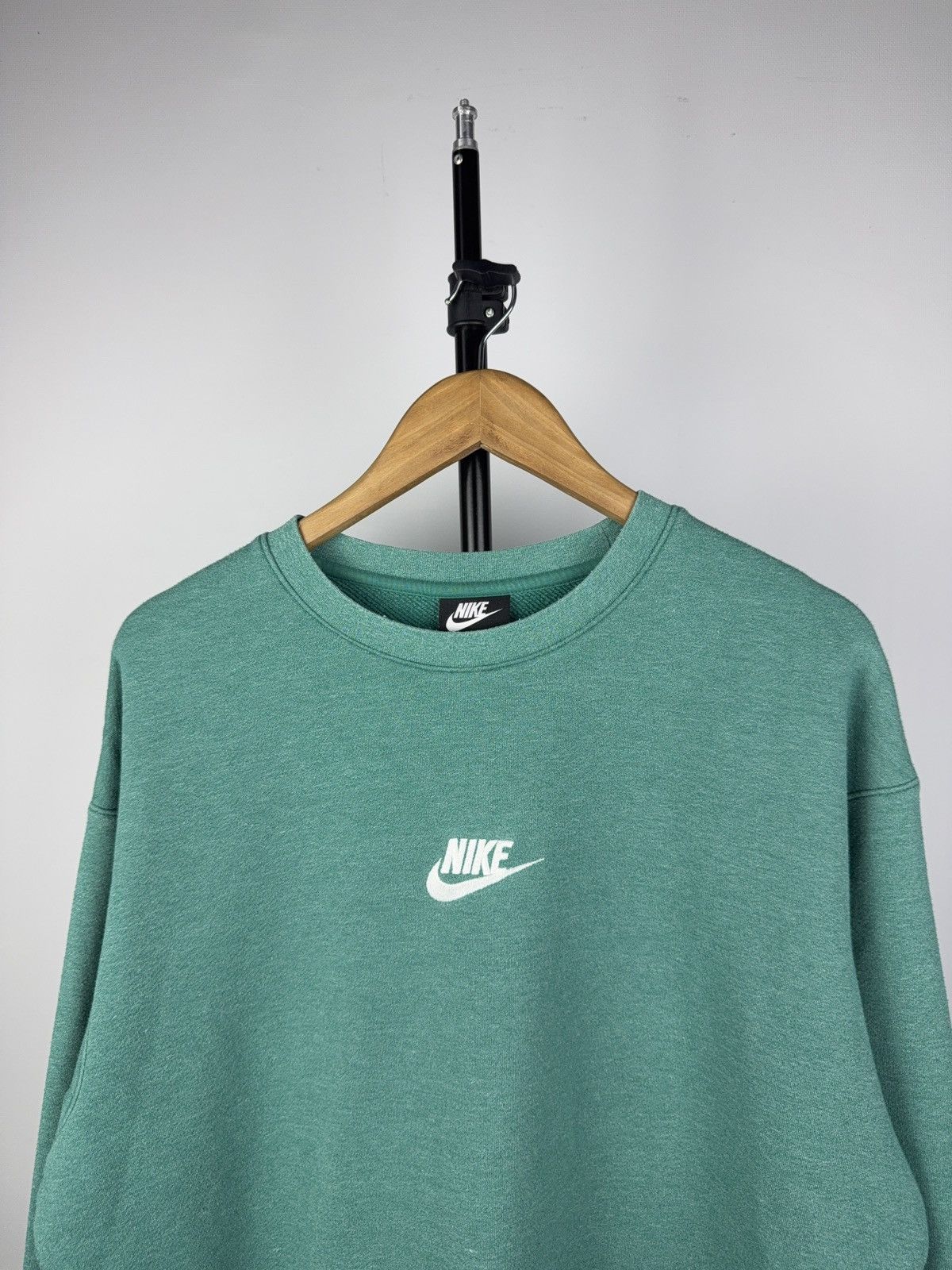 Nike Vintage Nike Green Central Logo Crewneck Sweatshirt Size L Size US L / EU 52-54 / 3 - 2 Thumbnail