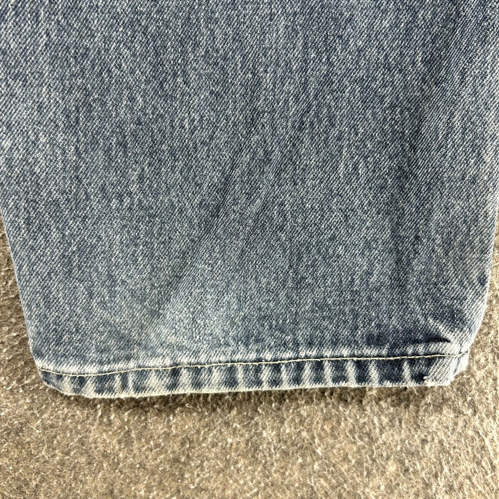 Levi's VINTAGE Levi's 561 Jeans Women 14 Blue Relaxed Straight 31 In Inseam 5-Pocket Distressed USA 90s Size 36" / US 14 / IT 50 - 5 Thumbnail
