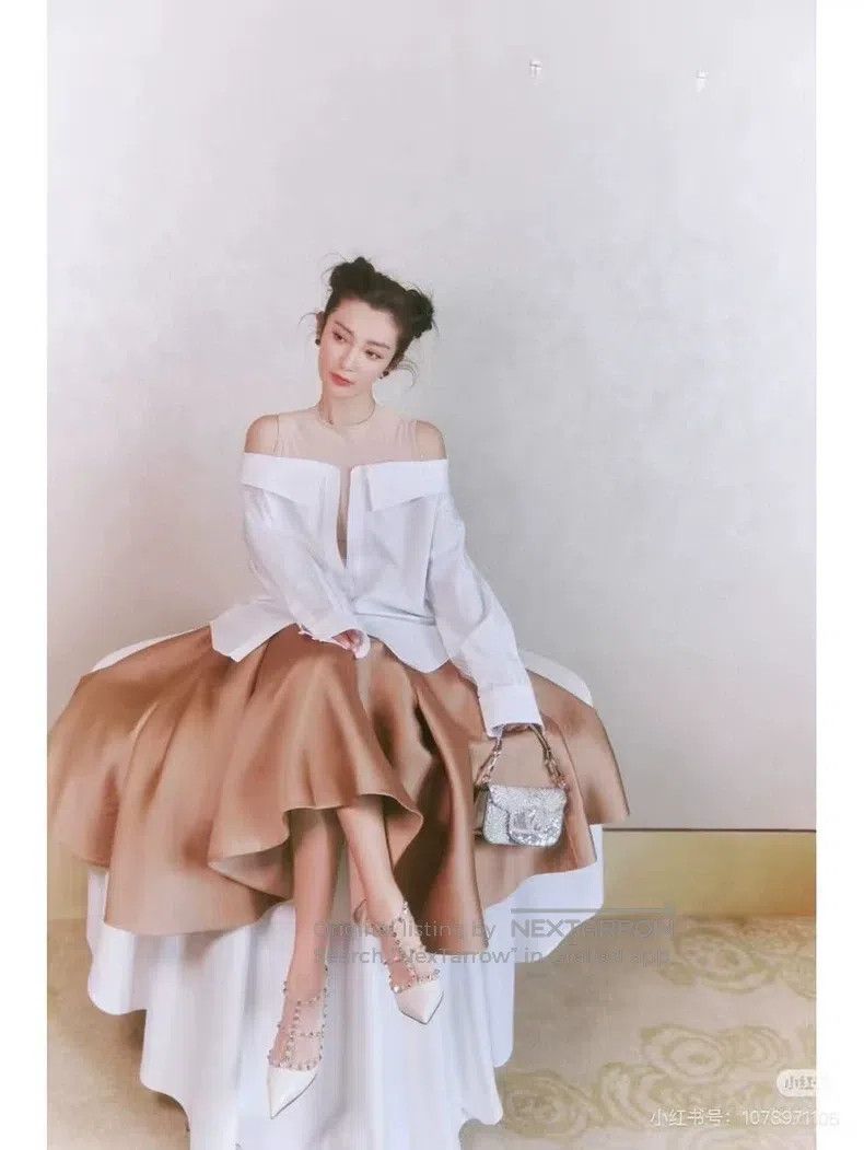 Valentino Valentino Color-blocked white off-the-shoulder shirt Size S / US 4 / IT 40 - 8 Thumbnail
