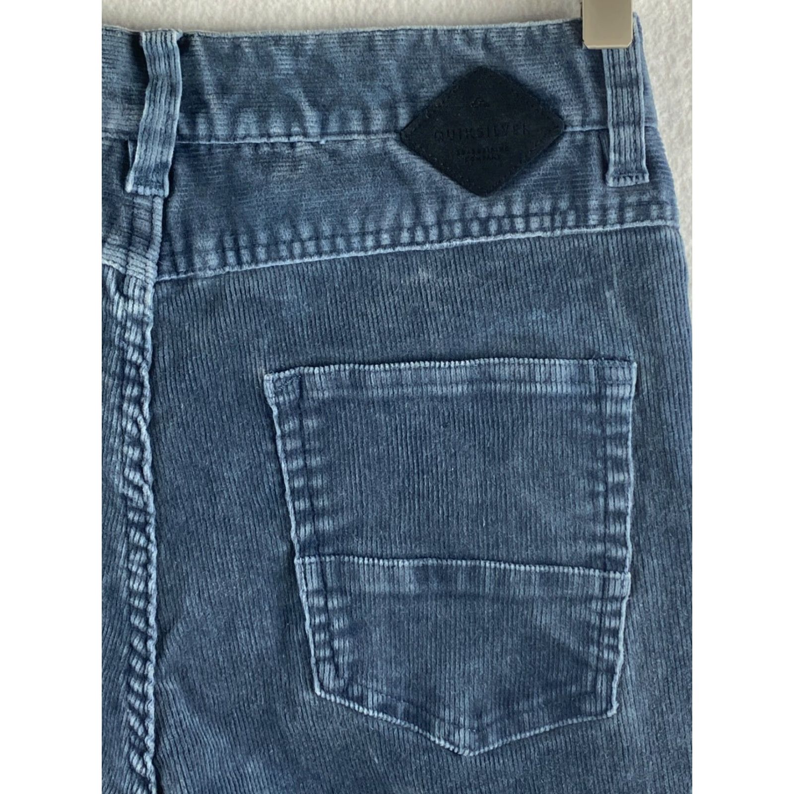 Quiksilver Quiksilver Pants Mens 26 Blue Corduroy Straight Tapered Fit Dark Wash Casual Jeans Chino Size 26 Mens Blue Corduroy Straight Leg 25 In Inseam Size US 26 / EU 42 - 2 Thumbnail
