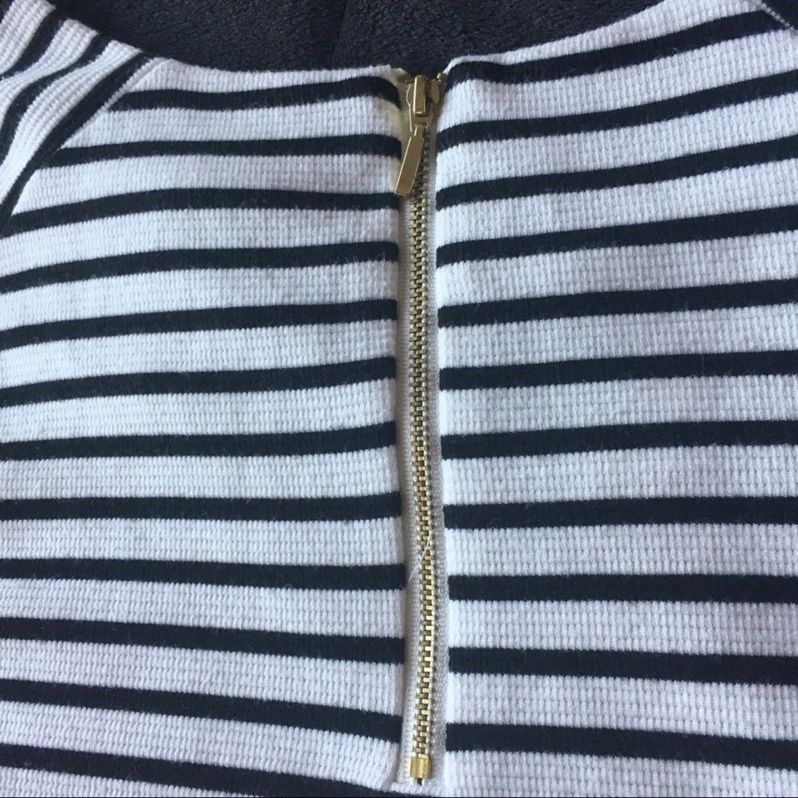 Chicos Chico’s Breton Striped heavy weight nautical Top, size 2 (M) Size M / US 6-8 / IT 42-44 - 2 Thumbnail