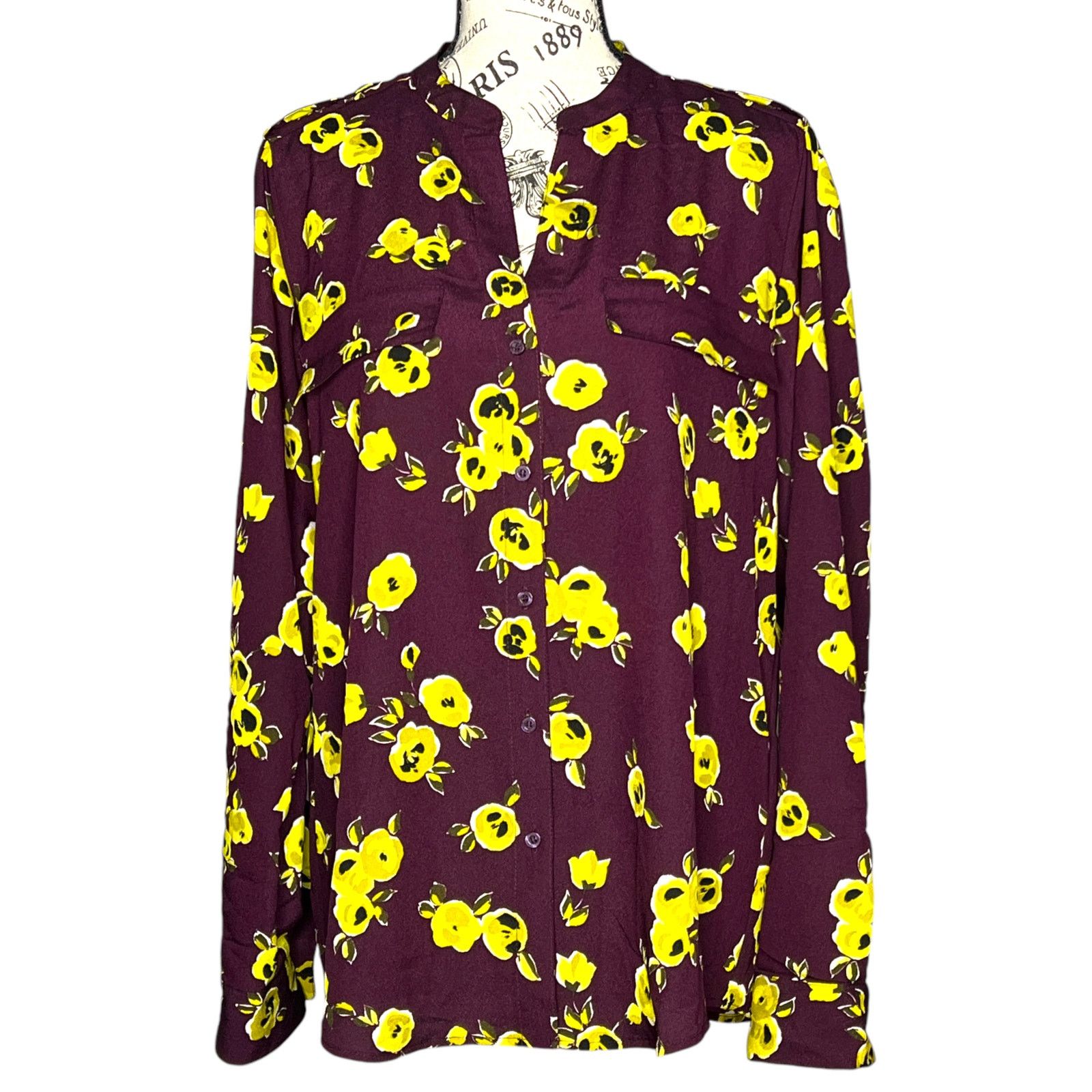 Calvin Klein Printed Roll Tab Sleeve Blouse - Stitch Fix Button Up Top Size M / US 6-8 / IT 42-44 - 1 Thumbnail