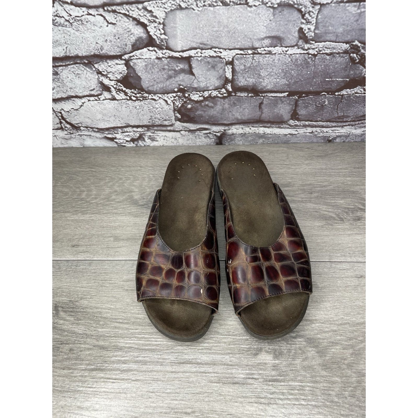 Mephisto Mephisto Brown Leather Croc Embossed Slip On Slides Sandals Size US 5 / IT 35 - 12 Thumbnail