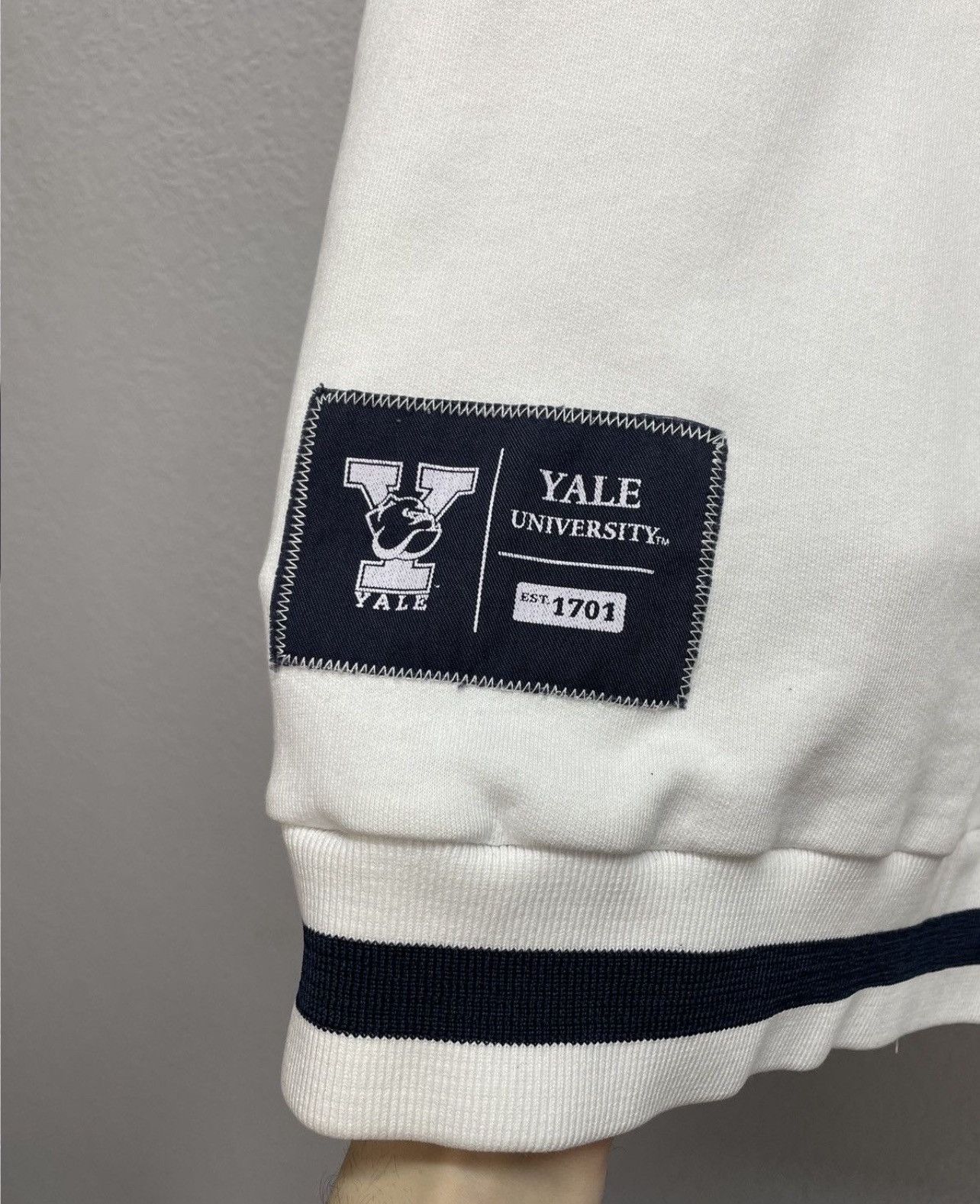 Vintage Vintage 00s Yale University Boxy Fit Big Logo Zip Hoodie Size US M / EU 48-50 / 2 - 10 Thumbnail